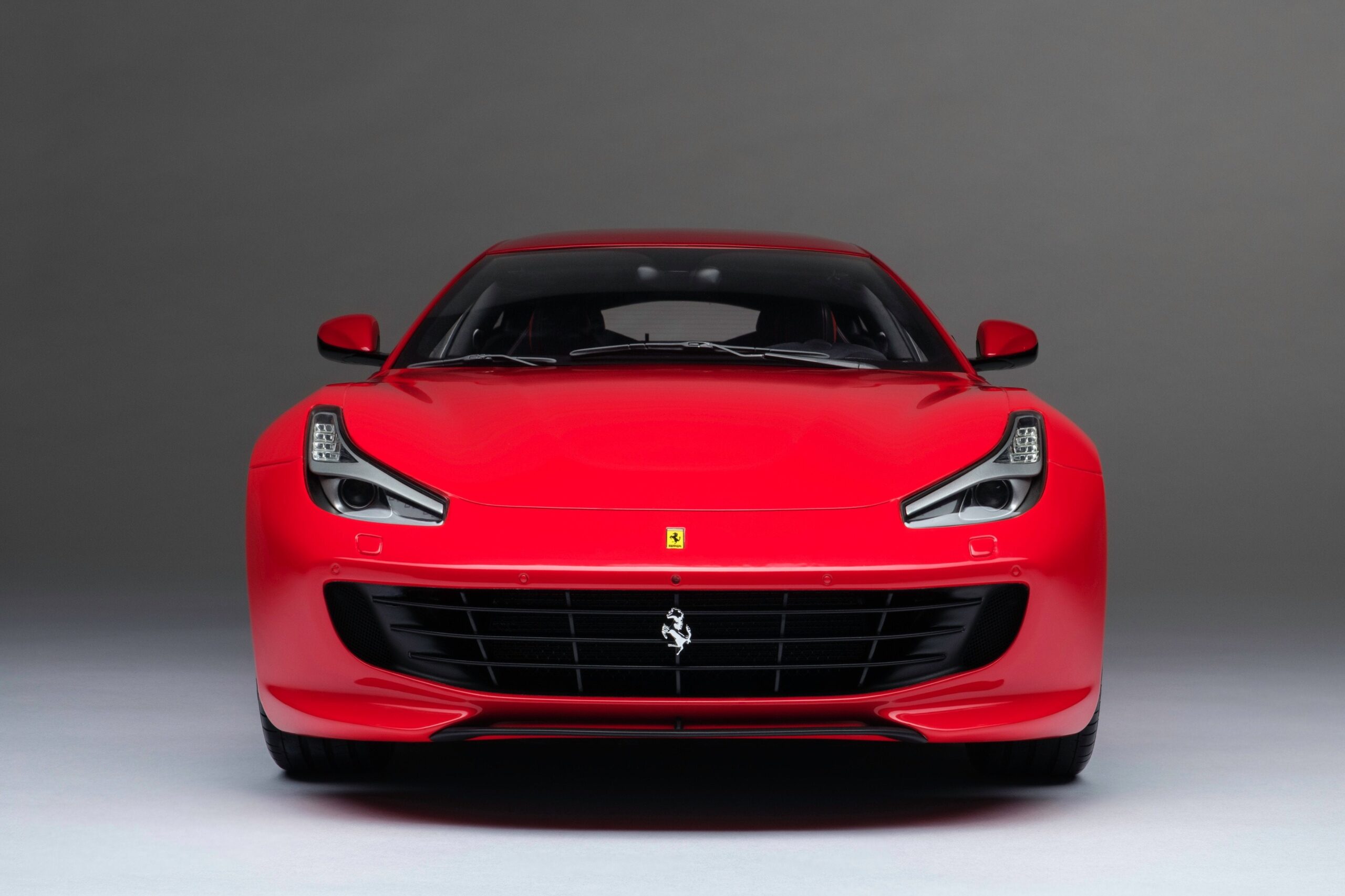 Amalgam Ferrari GTC4Lusso (2016) - Rot | 1:8 - 画像4