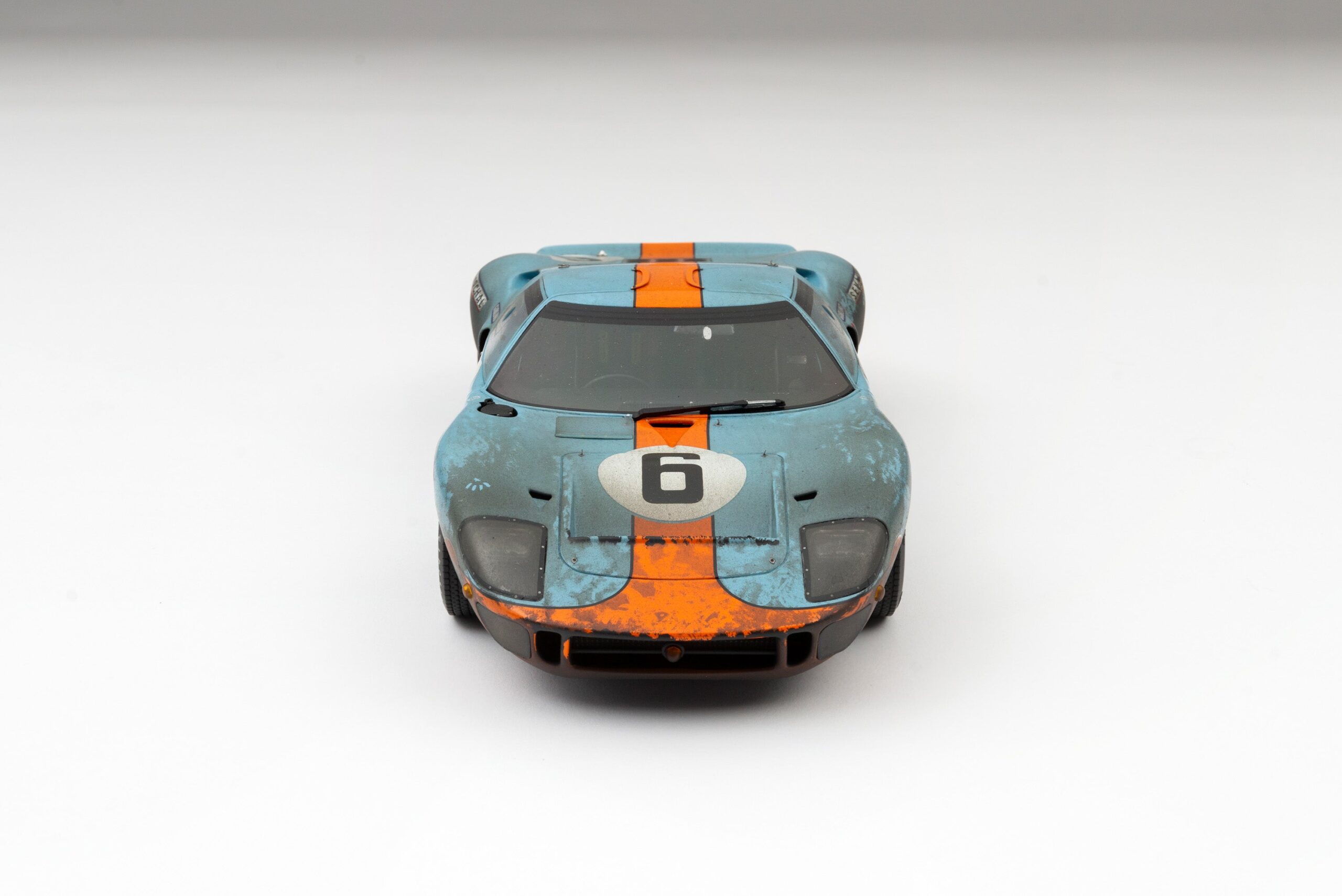 Amalgam Ford GT40 1969 Le Mans Sieger Race Weathered - Blau / Orange | 1:18 – Bild 11
