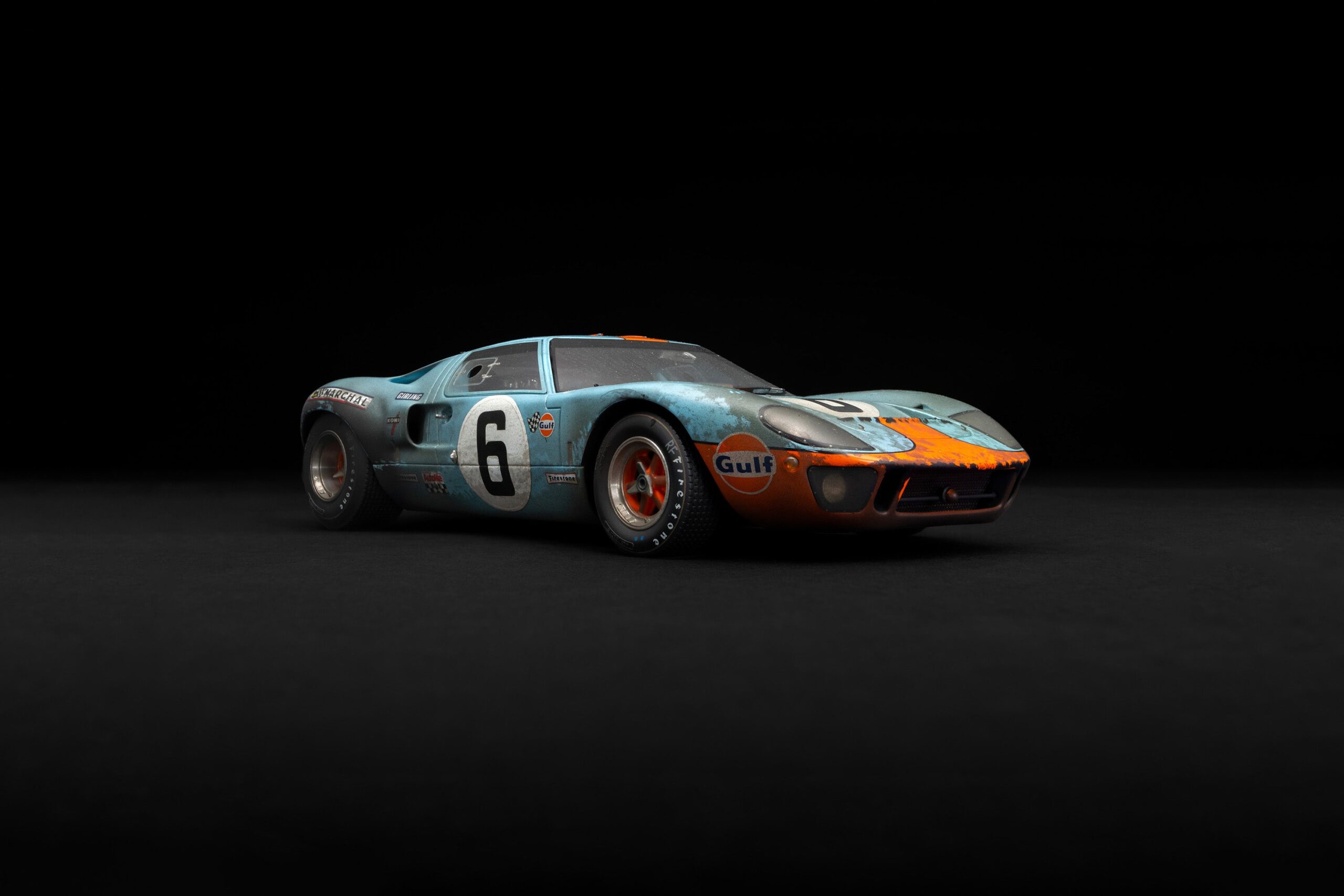 Amalgam Ford GT40 1969 Le Mans Sieger Race Weathered - Blau / Orange | 1:18 – Bild 2
