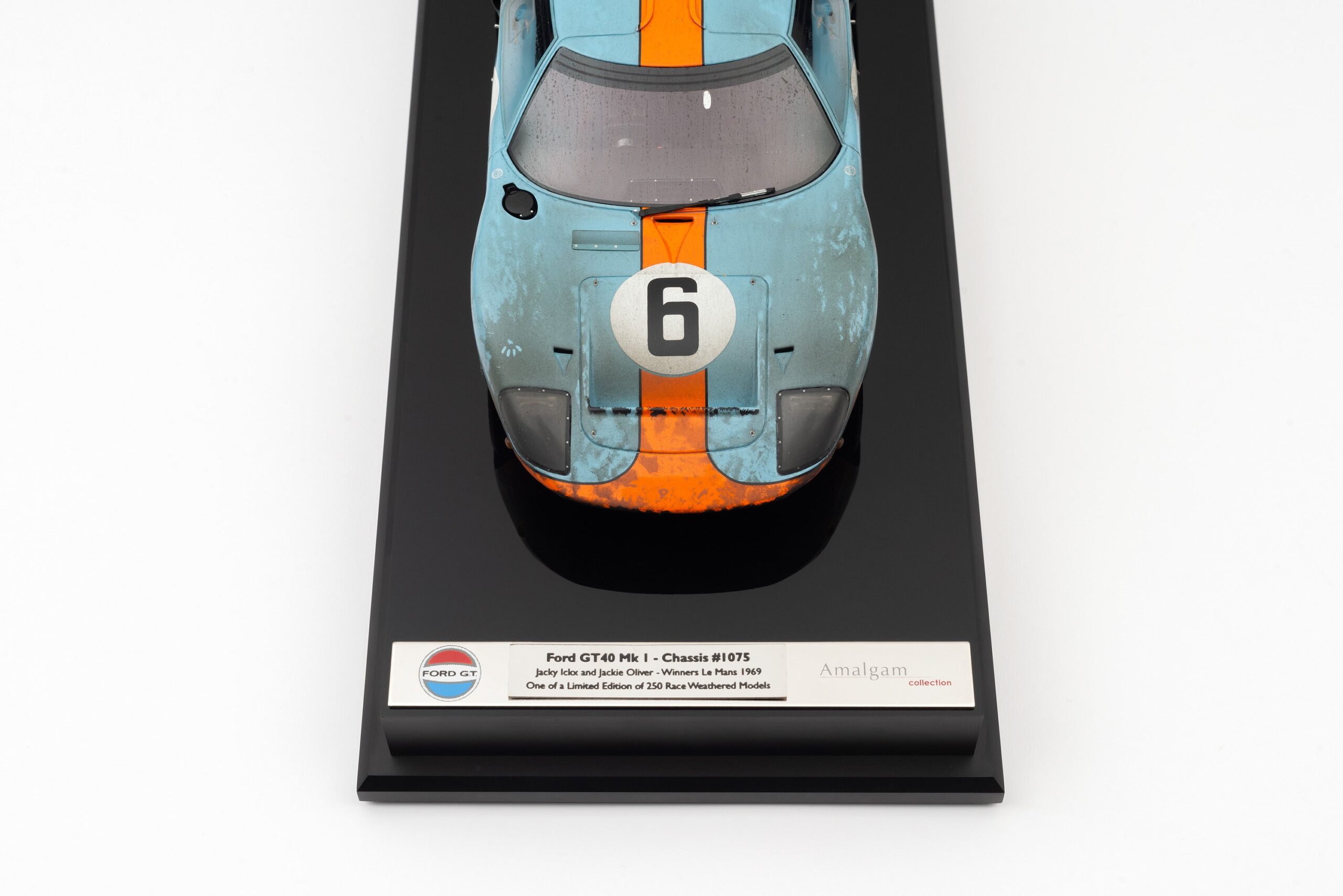 Amalgam Ford GT40 1969 Le Mans Sieger Race Weathered - Blau / Orange | 1:18 – Bild 18