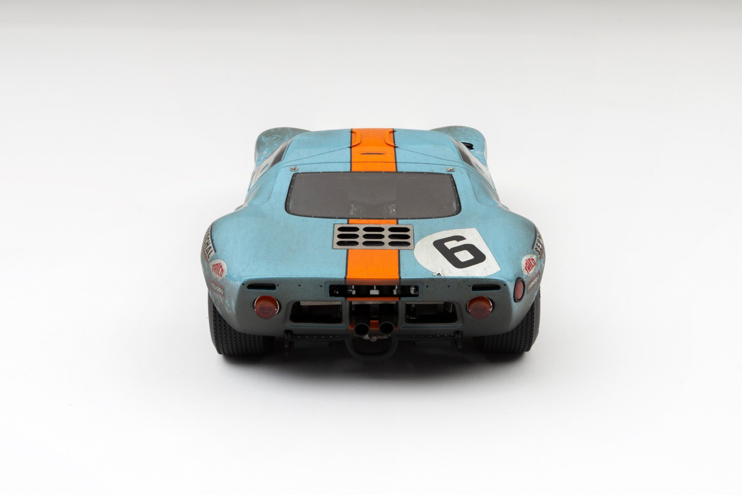 Amalgam Ford GT40 1969 Le Mans Sieger Race Weathered - Blau / Orange | 1:18 – Bild 13