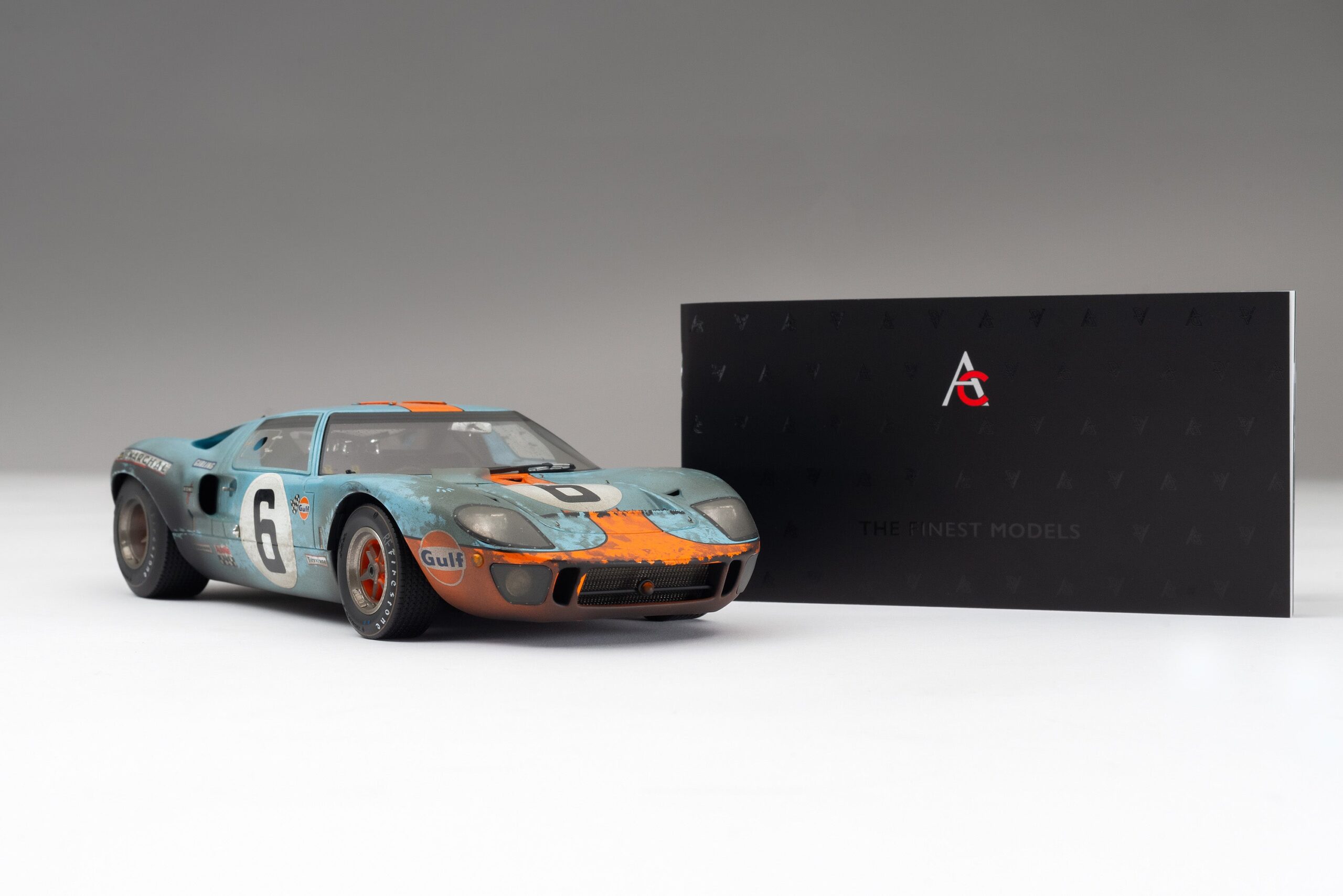 Amalgam Ford GT40 1969 Le Mans Sieger Race Weathered - Blau / Orange | 1:18 – Bild 5
