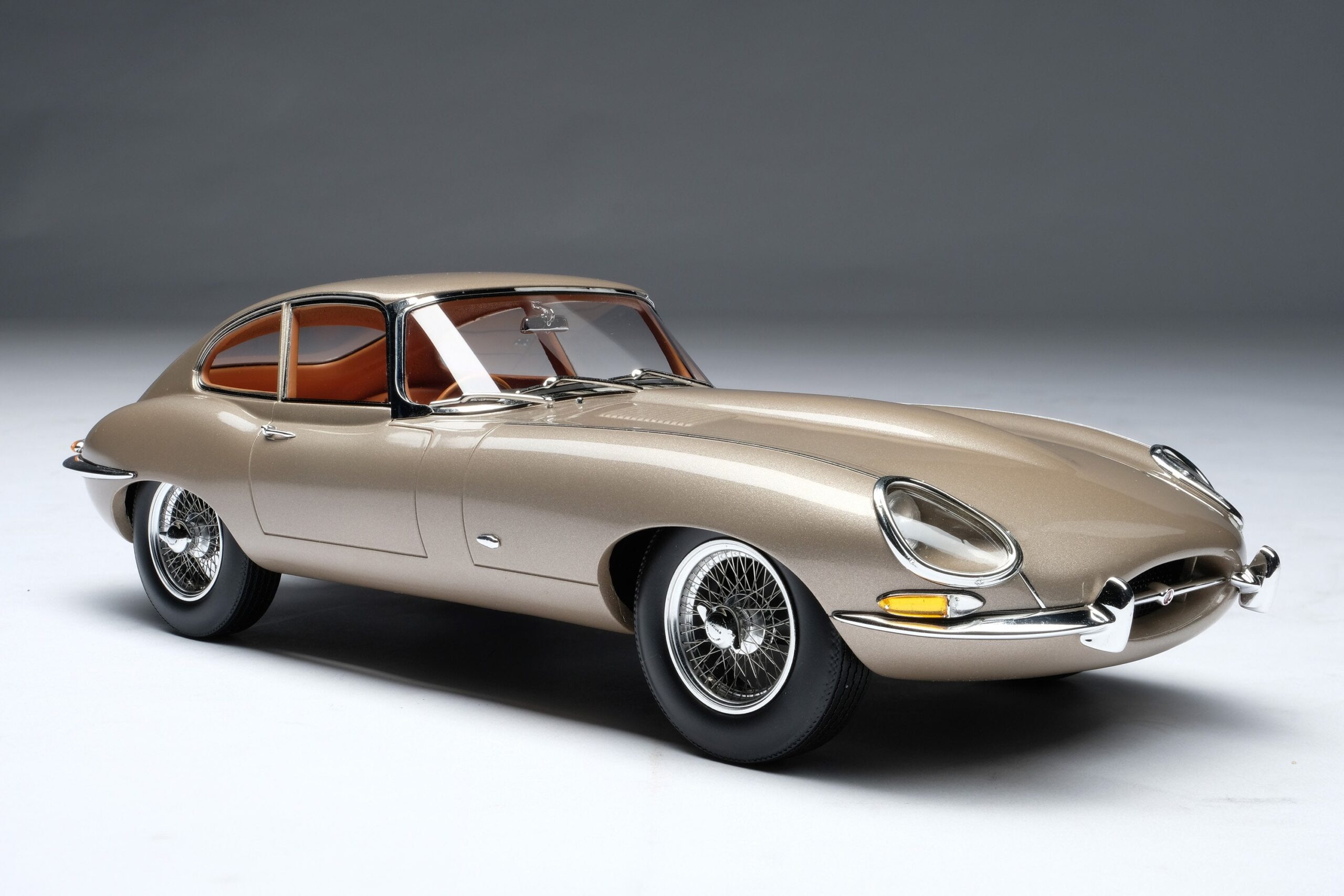 Amalgam Jaguar E-type Coupe | 1:18 – Bild 4