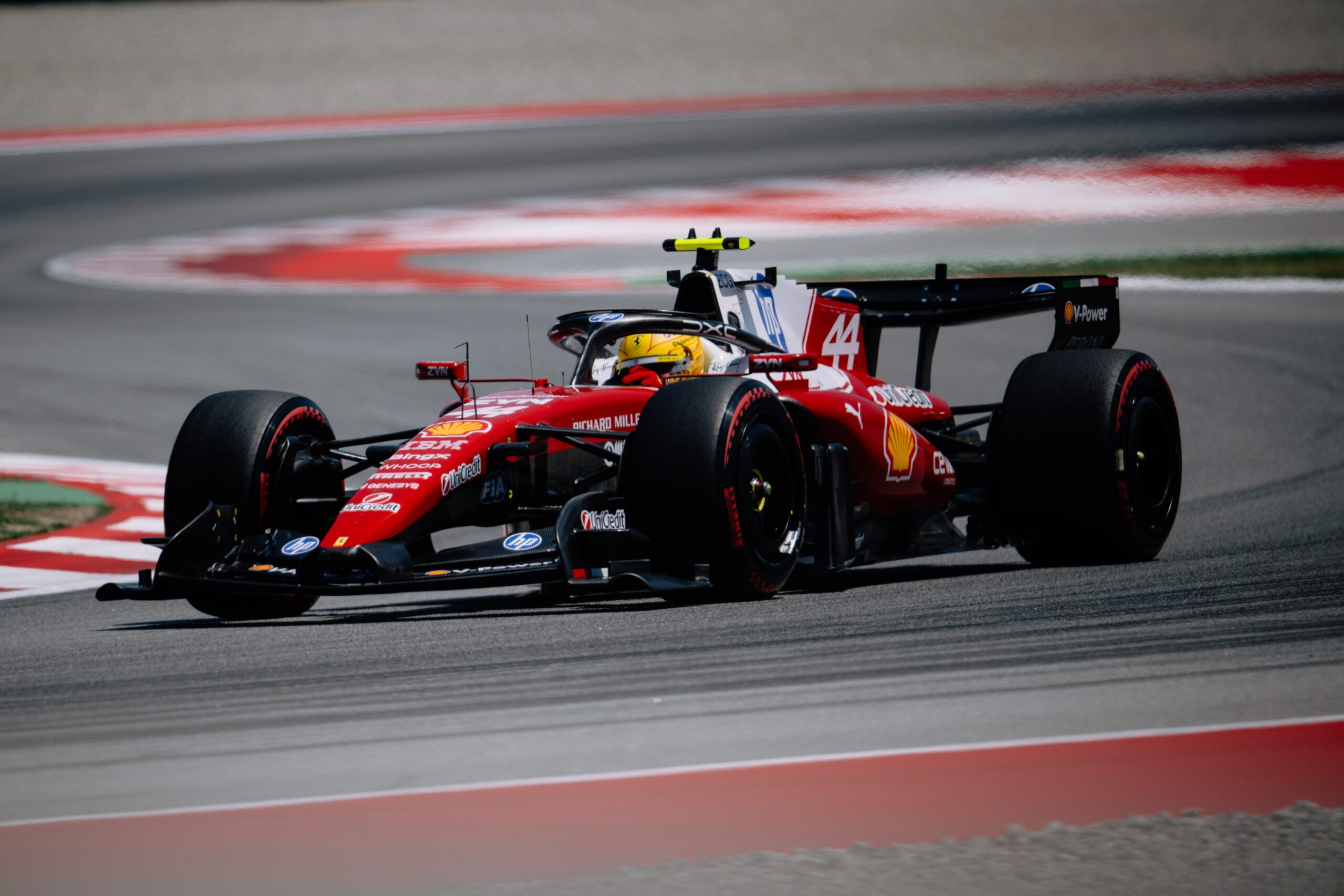 Amalgam Ferrari SF-26 2026 Barcelona Grand Prix - Lewis Hamilton - Rot | 1:8 - Imagen 2