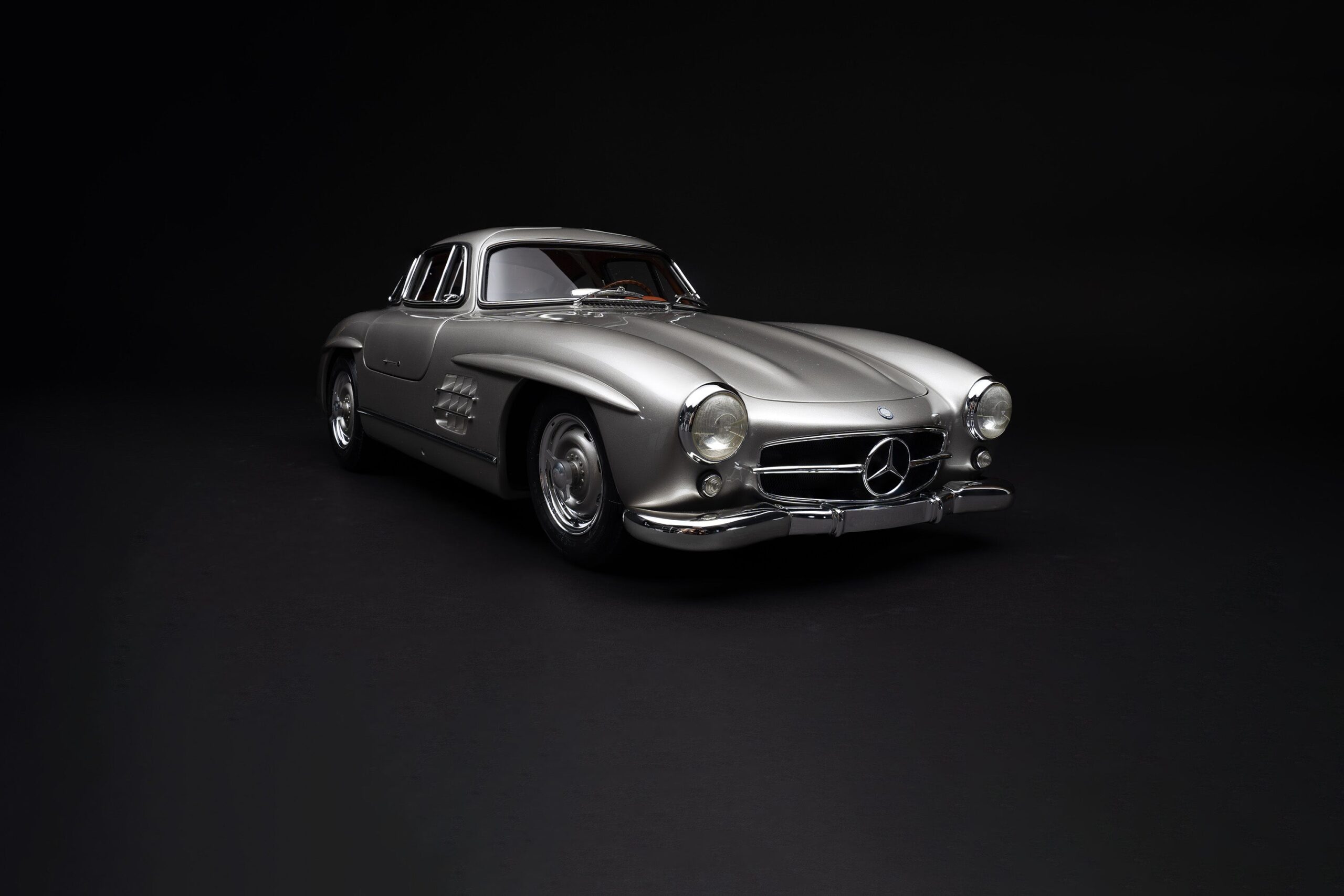 Amalgam Mercedes-Benz 300 SL Gullwing (1955) - Silber | 1:8 - Imagen 2