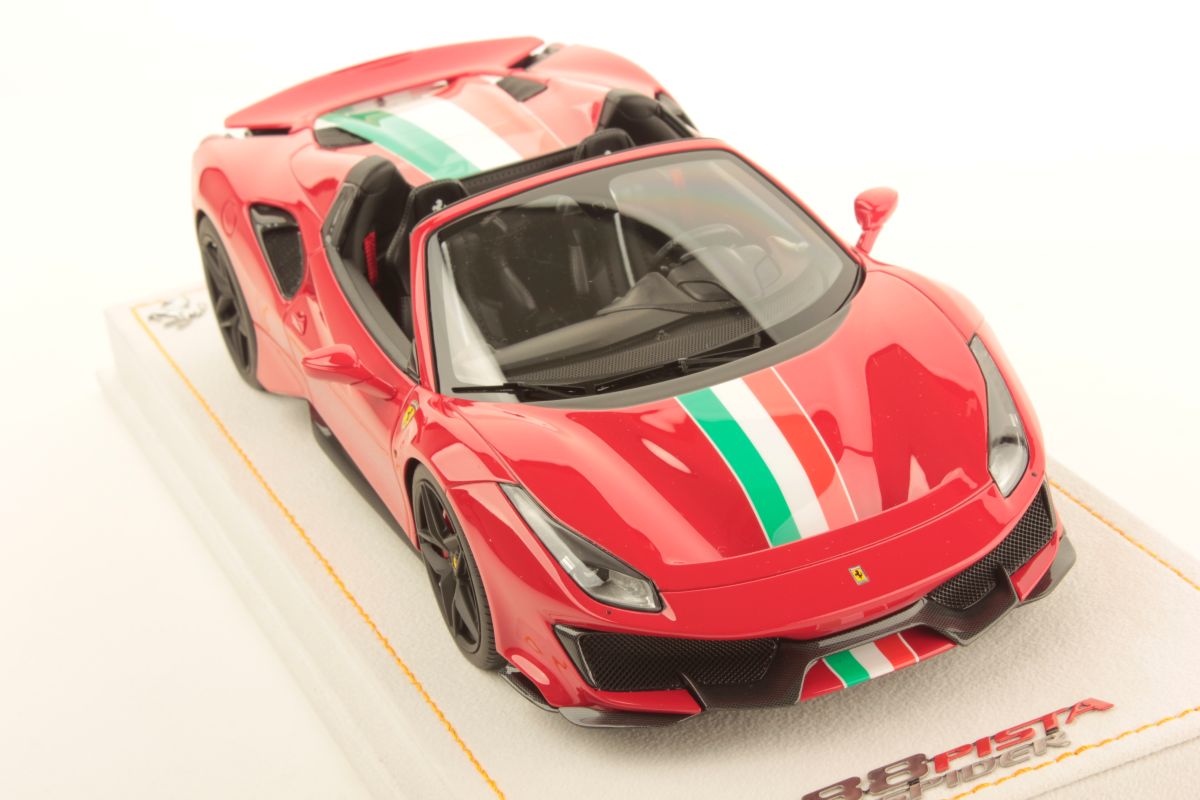 MR Collection Ferrari 488 Pista Spider - Rosso Corsa with Italian Livery | 1:18 – Bild 3