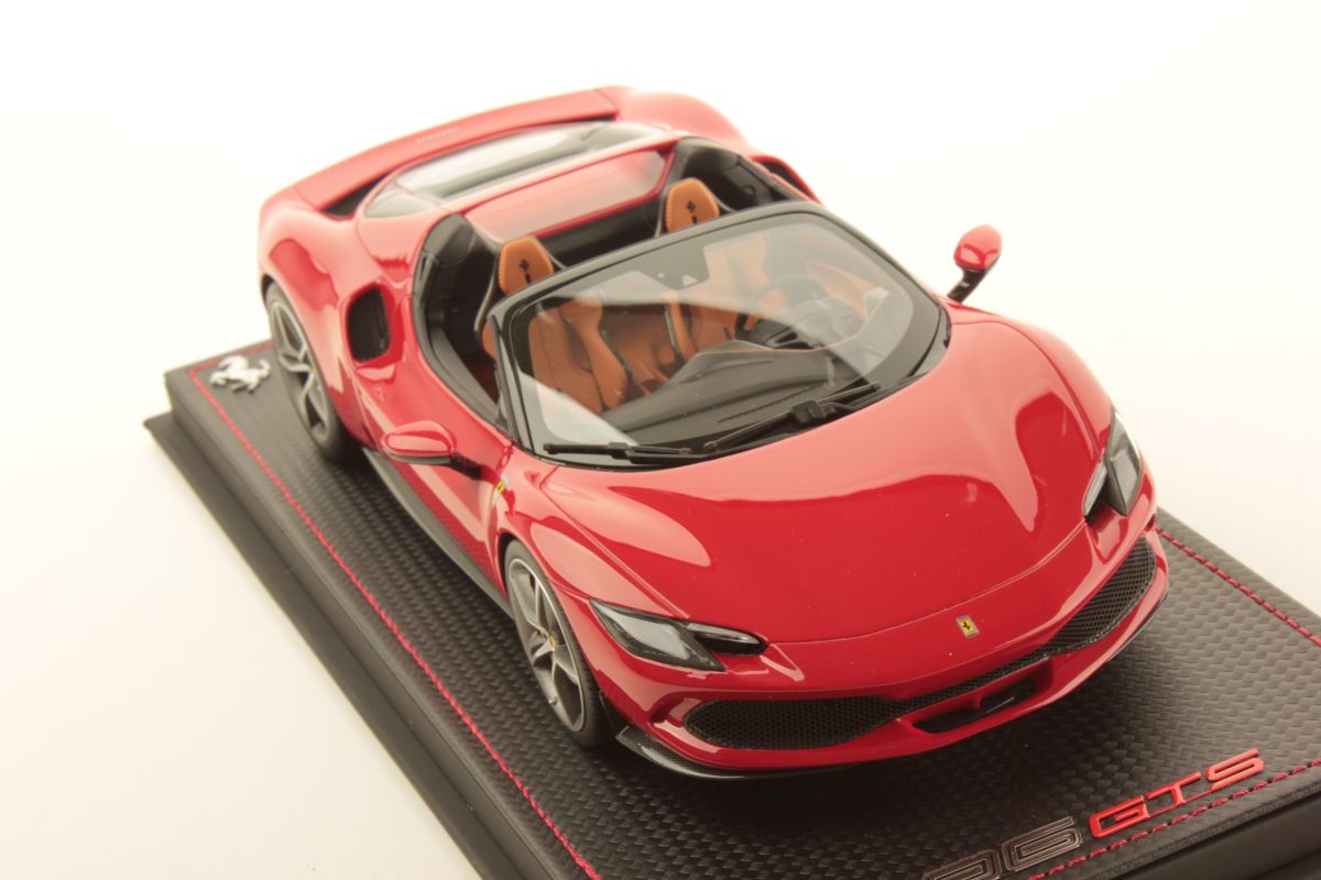 MR Collection Ferrari 296 GTS - ONE OFF New Rosso Corsa Metallic | 1:18 – Bild 3