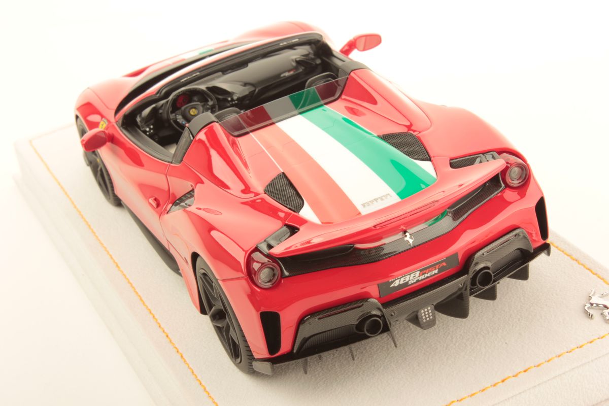 MR Collection Ferrari 488 Pista Spider - Rosso Corsa with Italian Livery | 1:18 – Bild 4