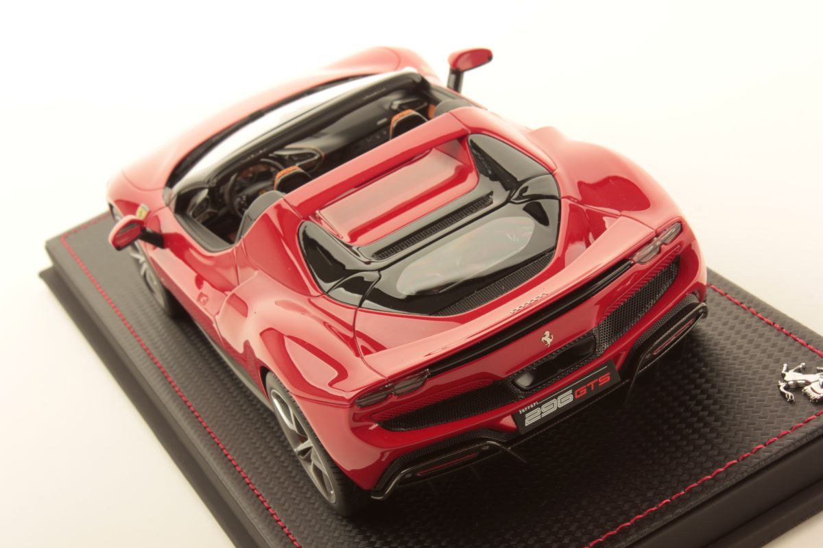 MR Collection Ferrari 296 GTS - ONE OFF New Rosso Corsa Metallic | 1:18 – Bild 4