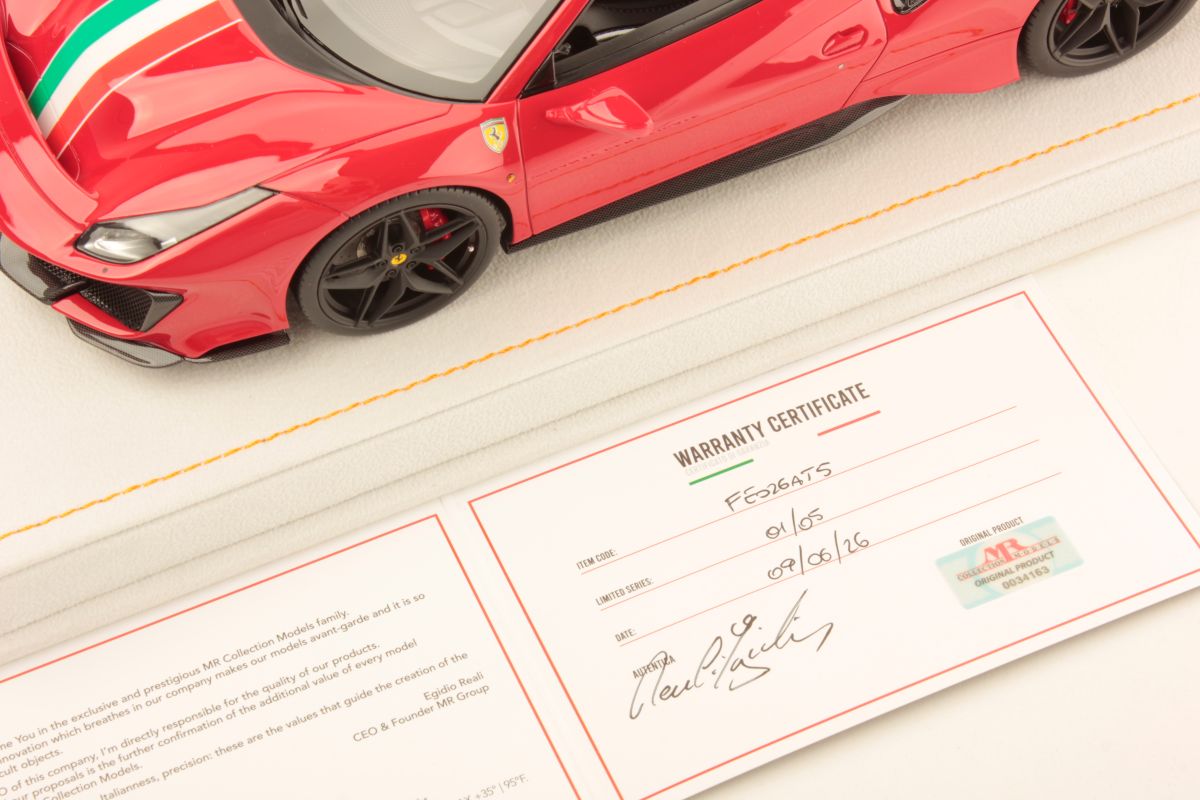 MR Collection Ferrari 488 Pista Spider - Rosso Corsa with Italian Livery | 1:18 – Bild 7