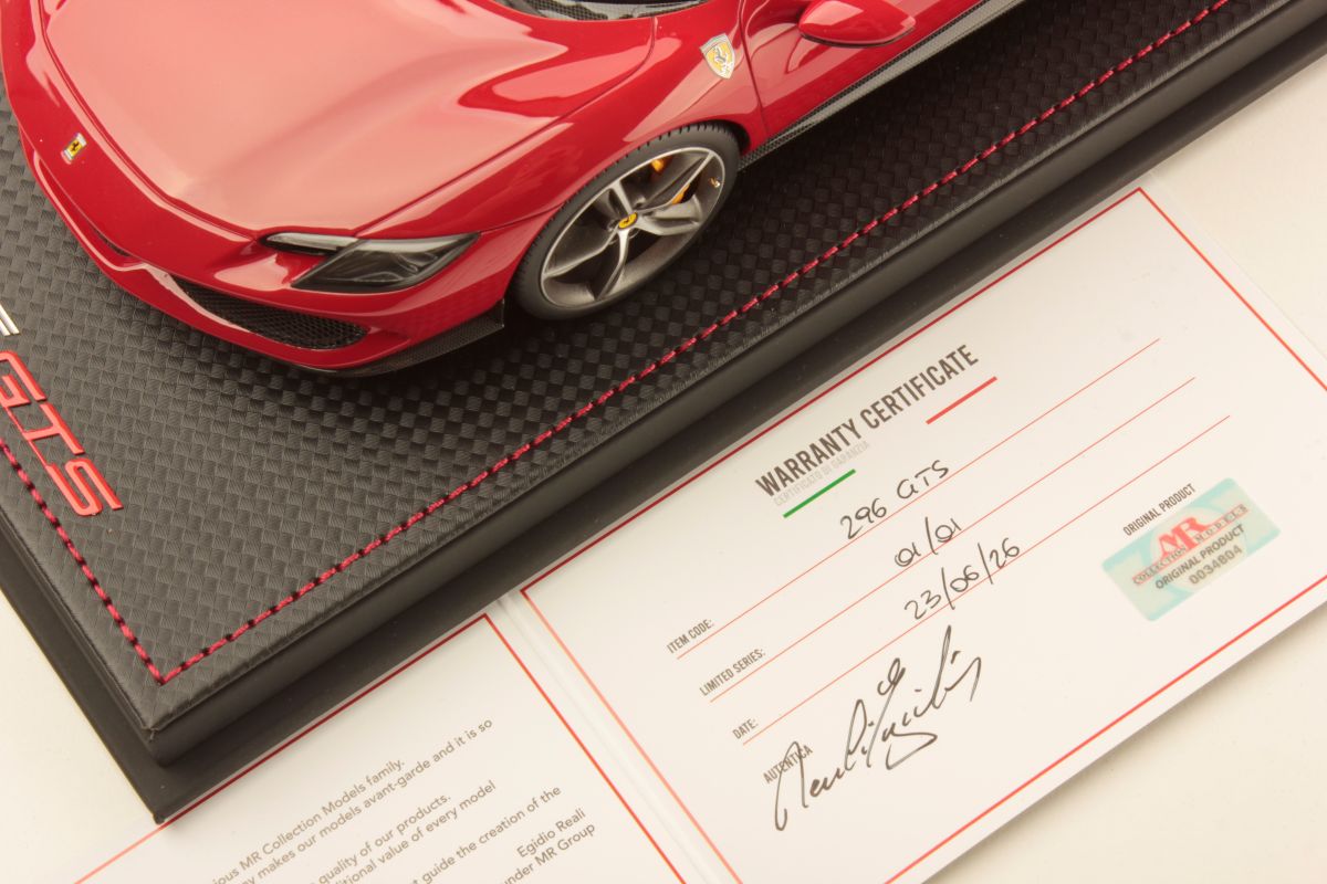MR Collection Ferrari 296 GTS - ONE OFF New Rosso Corsa Metallic | 1:18 – Bild 7
