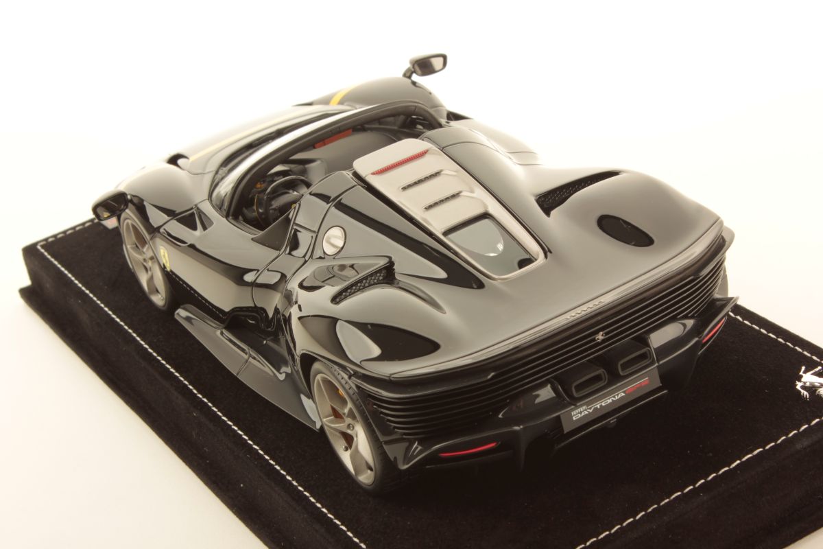 MR Collection Ferrari Daytona SP3 - DS Black | 1:18 – Bild 4