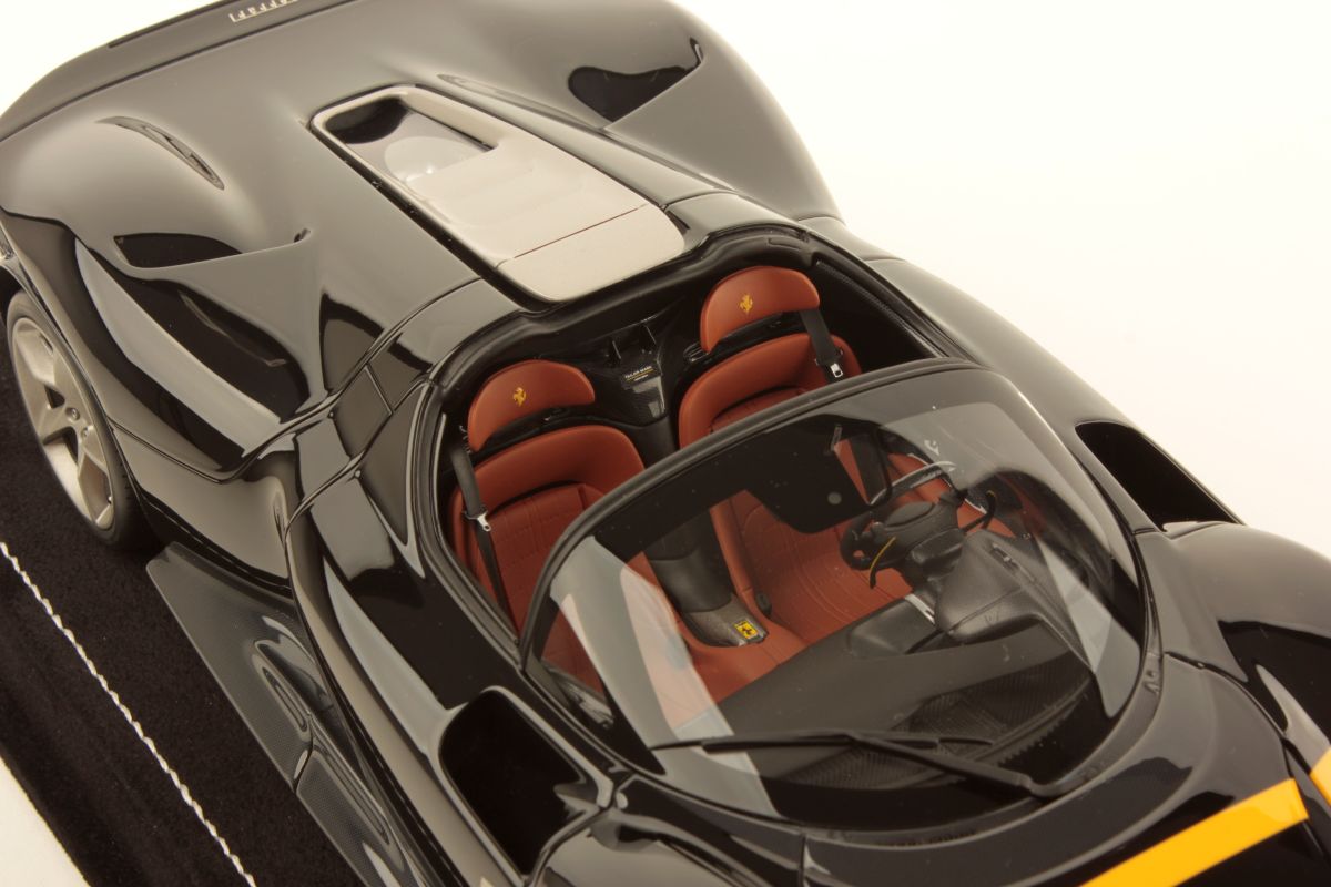 MR Collection Ferrari Daytona SP3 - DS Black | 1:18 – Bild 6