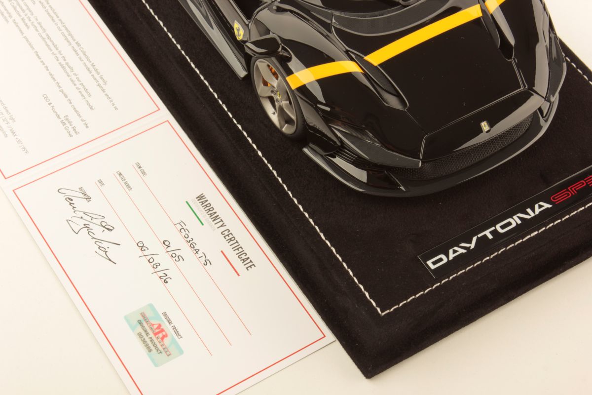 MR Collection Ferrari Daytona SP3 - DS Black | 1:18 – Bild 7