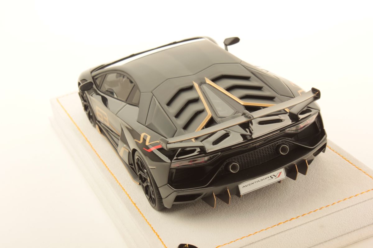 MR Collection Lamborghini Aventador SVJ Coupé | 1:18 – Bild 4