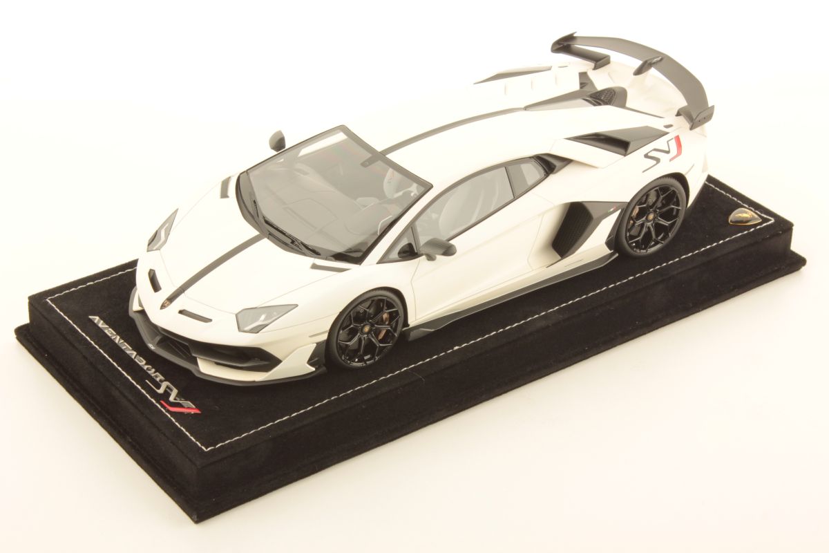 MR Collection Lamborghini Aventador SVJ Coupé - Canopus White | 1:18