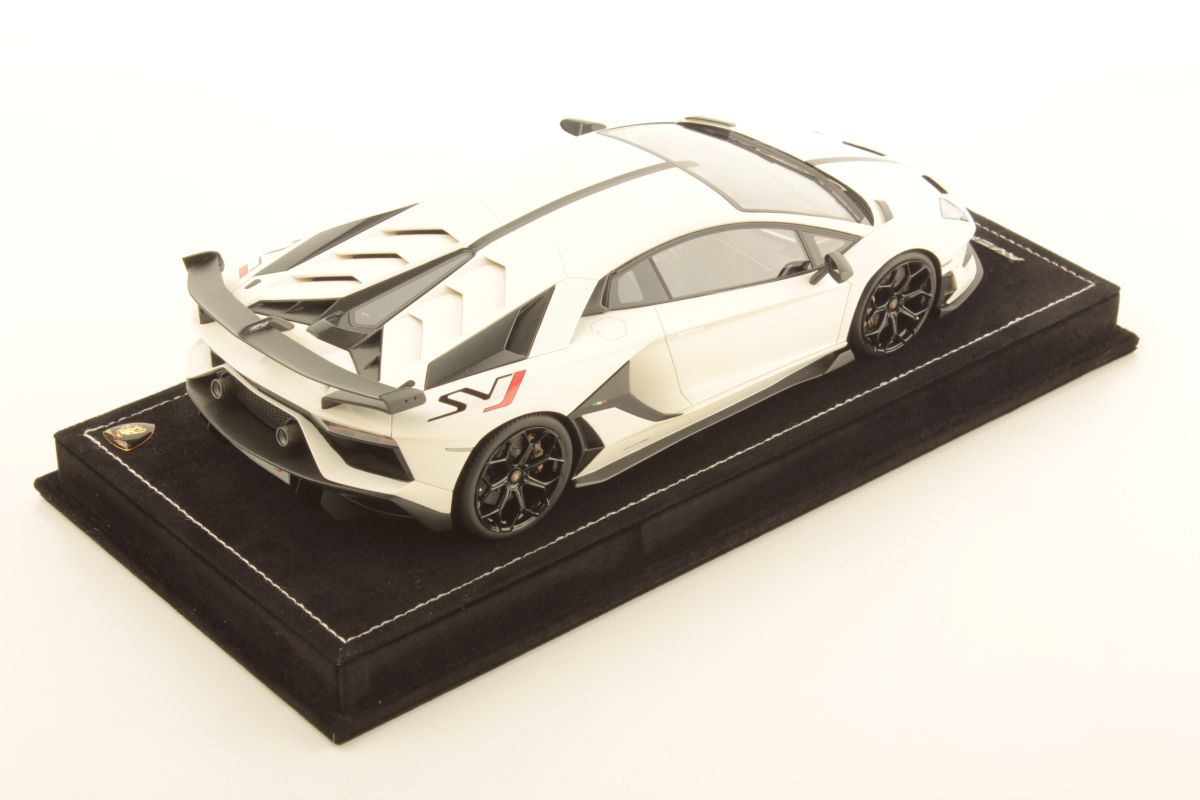 MR Collection Lamborghini Aventador SVJ Coupé - Canopus White | 1:18 – Bild 2