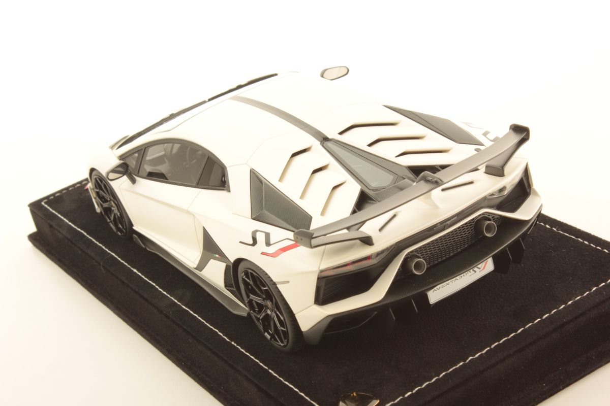 MR Collection Lamborghini Aventador SVJ Coupé - Canopus White | 1:18 – Bild 4