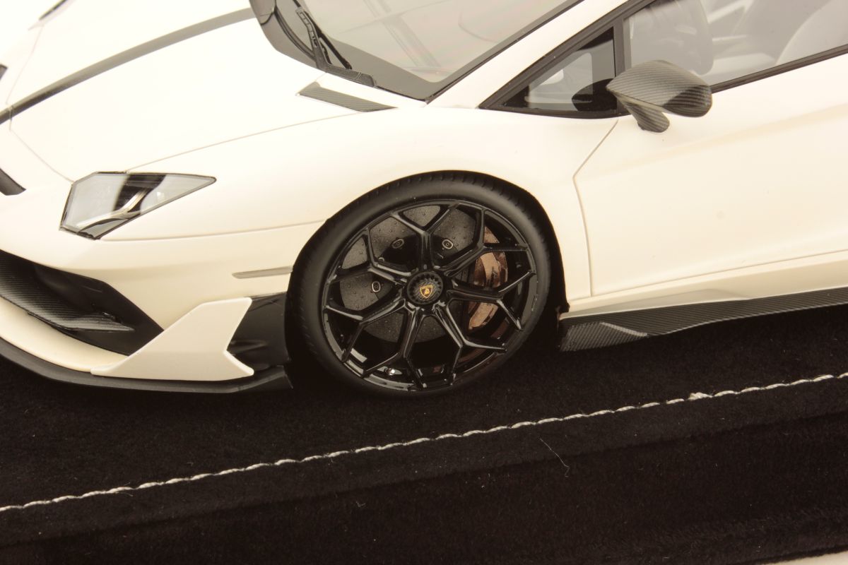 MR Collection Lamborghini Aventador SVJ Coupé - Canopus White | 1:18 – Bild 5