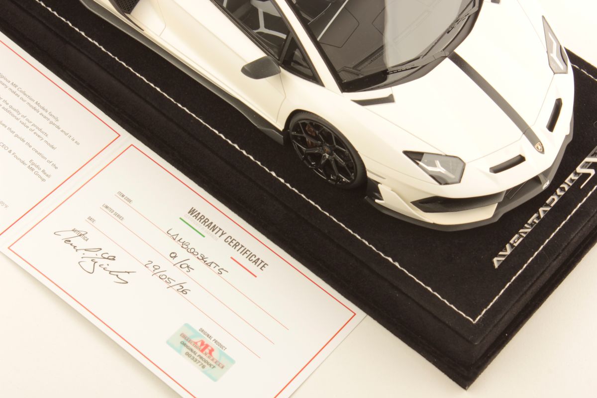 MR Collection Lamborghini Aventador SVJ Coupé - Canopus White | 1:18 – Bild 7