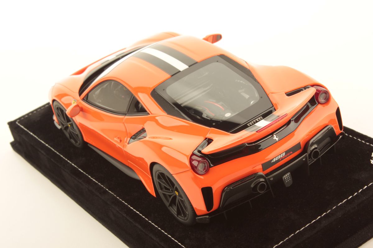 MR Collection Ferrari 488 Pista - Pastel Orange | 1:18 – Bild 4