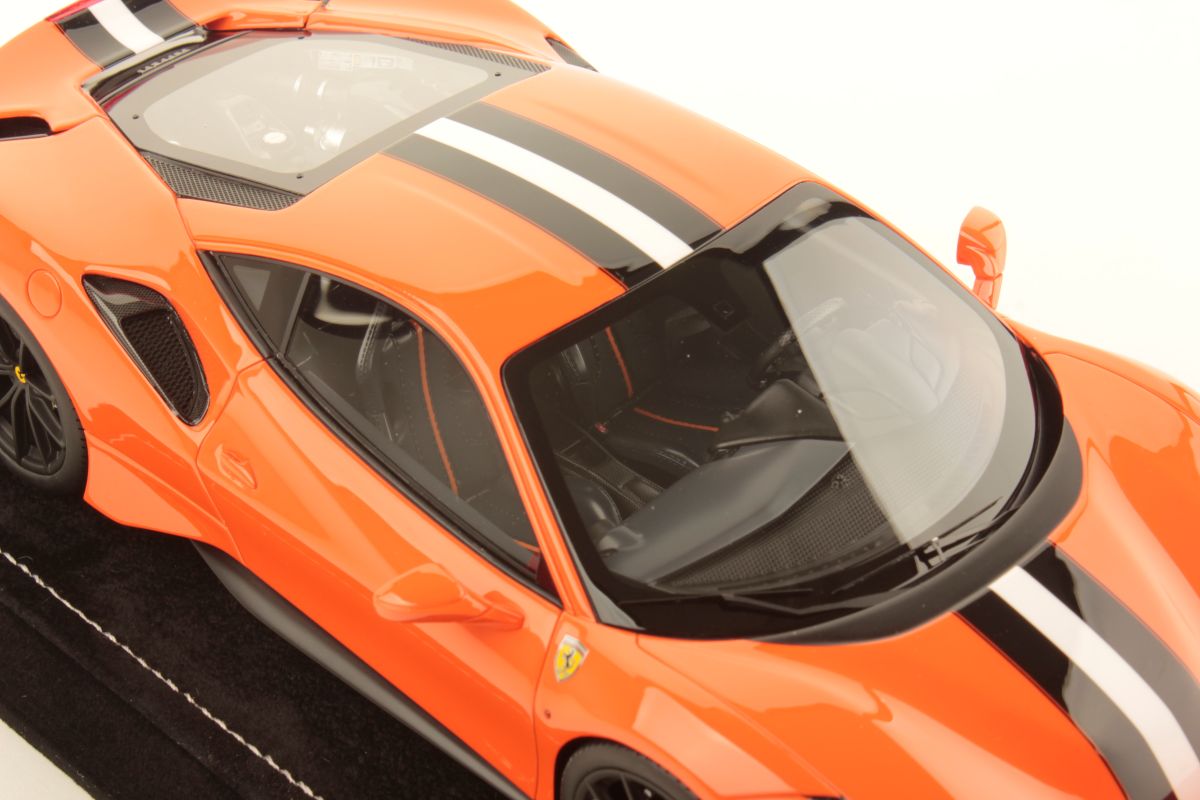 MR Collection Ferrari 488 Pista - Pastel Orange | 1:18 – Bild 6