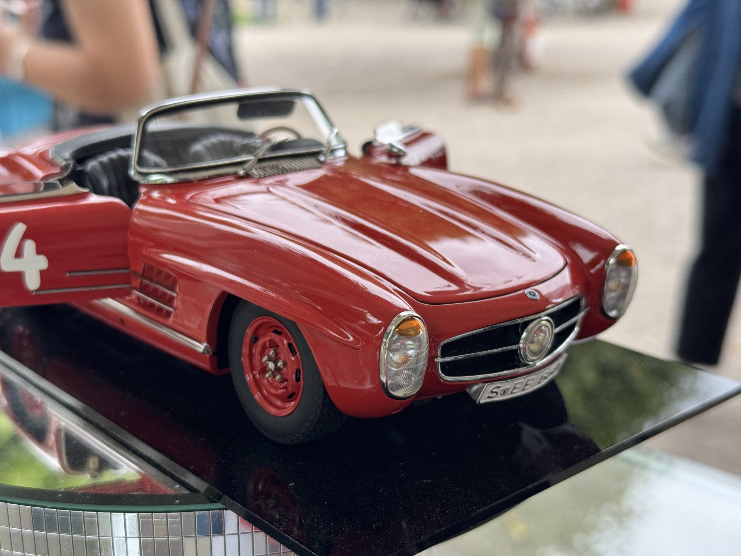 CMC Mercedes-Benz 300 SL Roadster, Rennvariante, CGS 2026, rot, #4 Limited Edition 300 Stück - Immagine 4