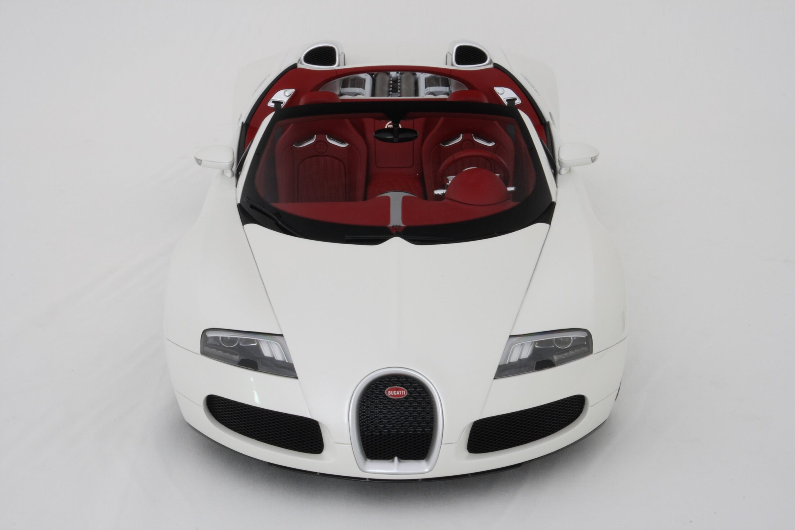 Amalgam Bugatti Veyron Tailor Made | 1:8 - Image 12