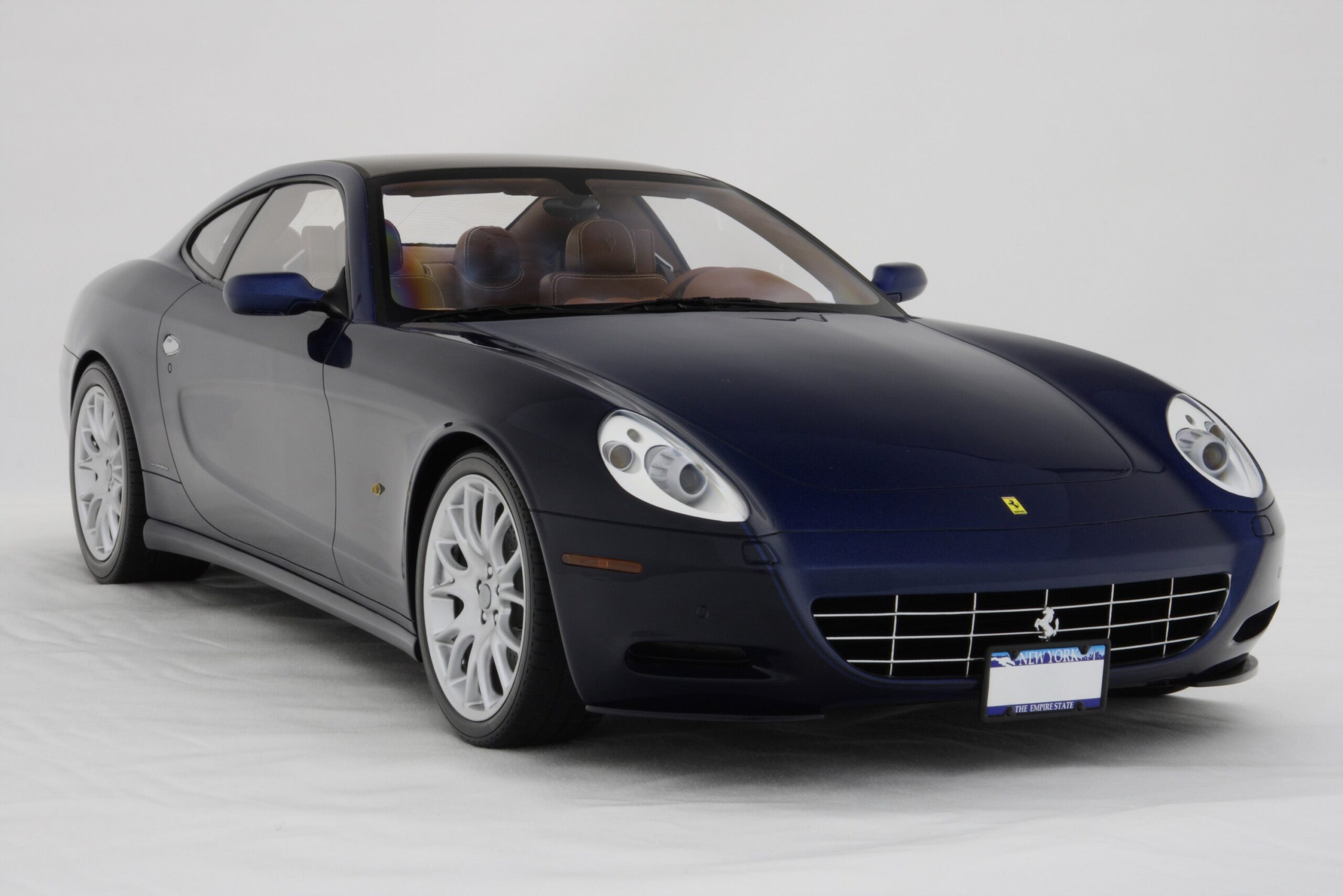 Amalgam Ferrari 612 Sessanta Tailor Made | 1:8