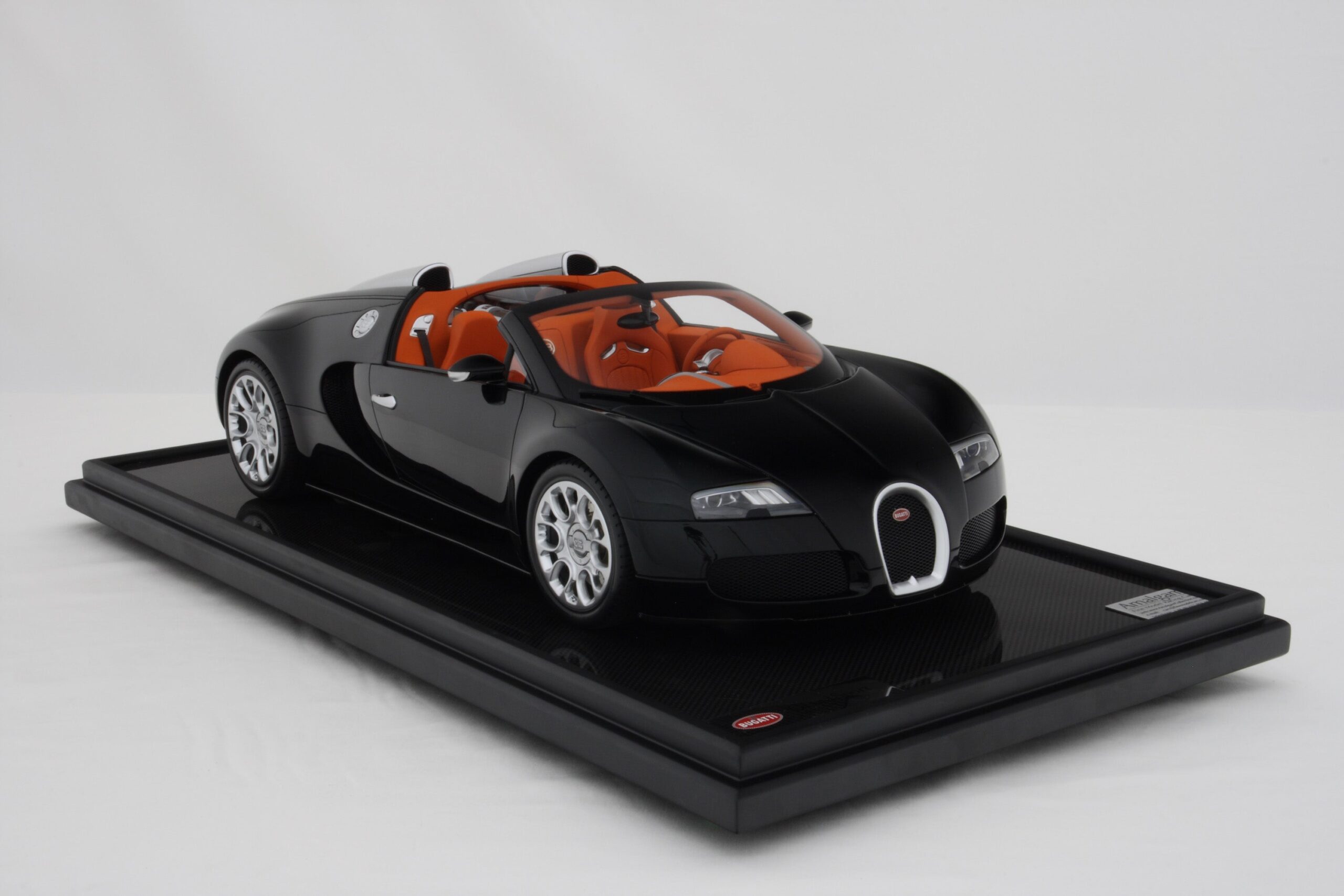 Amalgam Bugatti Veyron Tailor Made | 1:8 - Image 14