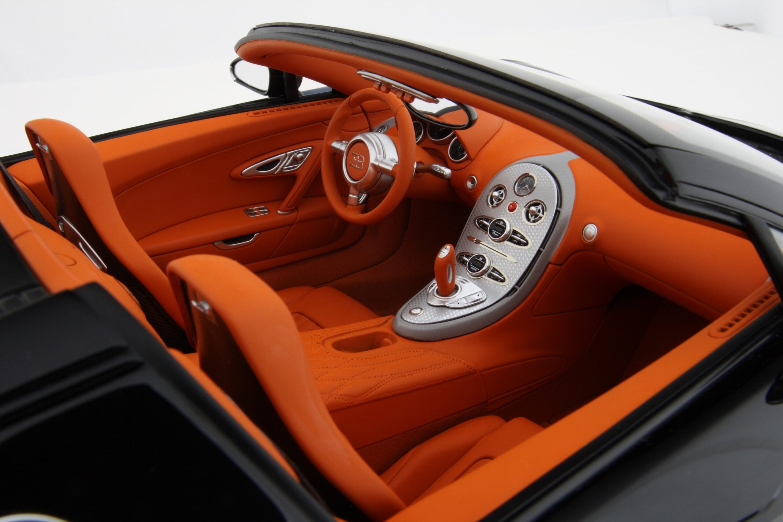 Amalgam Bugatti Veyron Tailor Made | 1:8 - Image 15