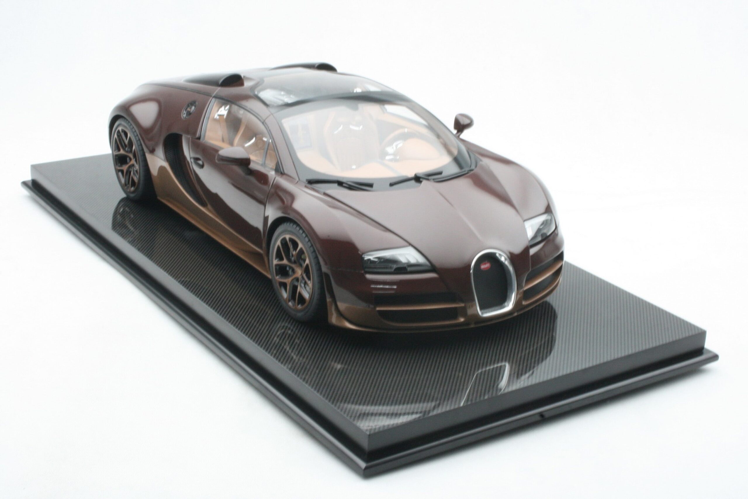Amalgam Bugatti Veyron Tailor Made | 1:8 - Image 16