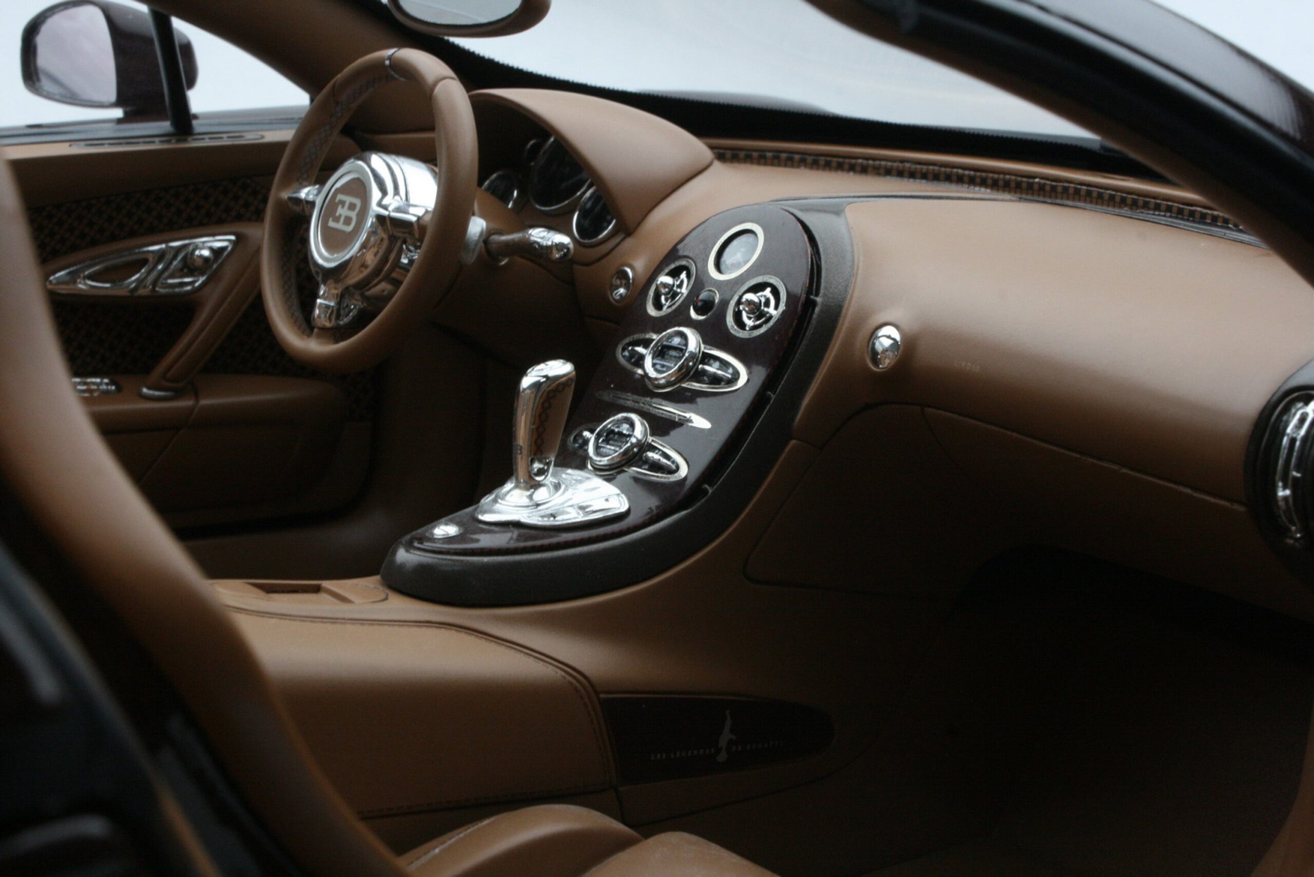 Amalgam Bugatti Veyron Tailor Made | 1:8 - Image 17