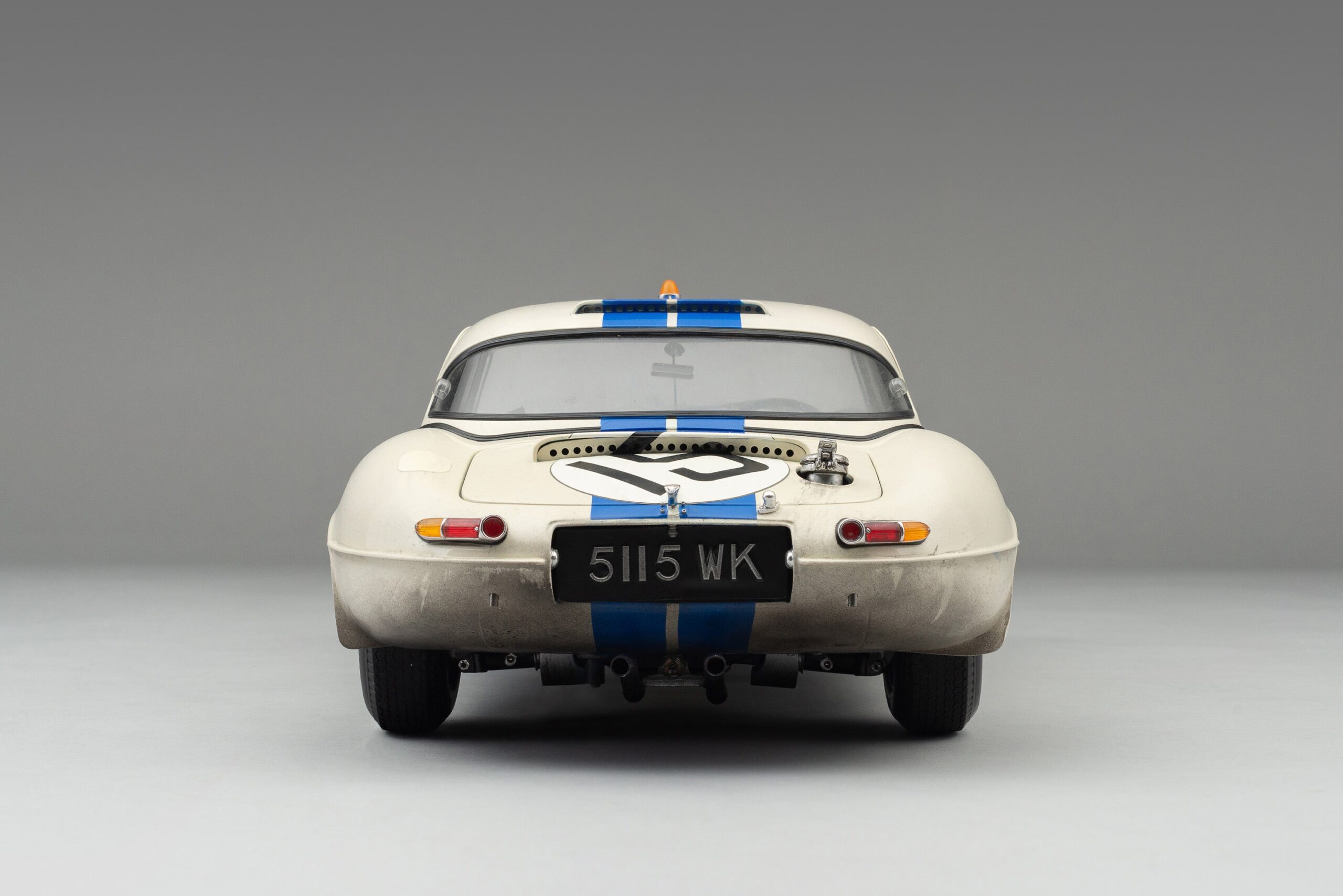 Amalgam Jaguar Lightweight E-type 1963 Le Mans Race Weathered | 1:8 – Bild 9
