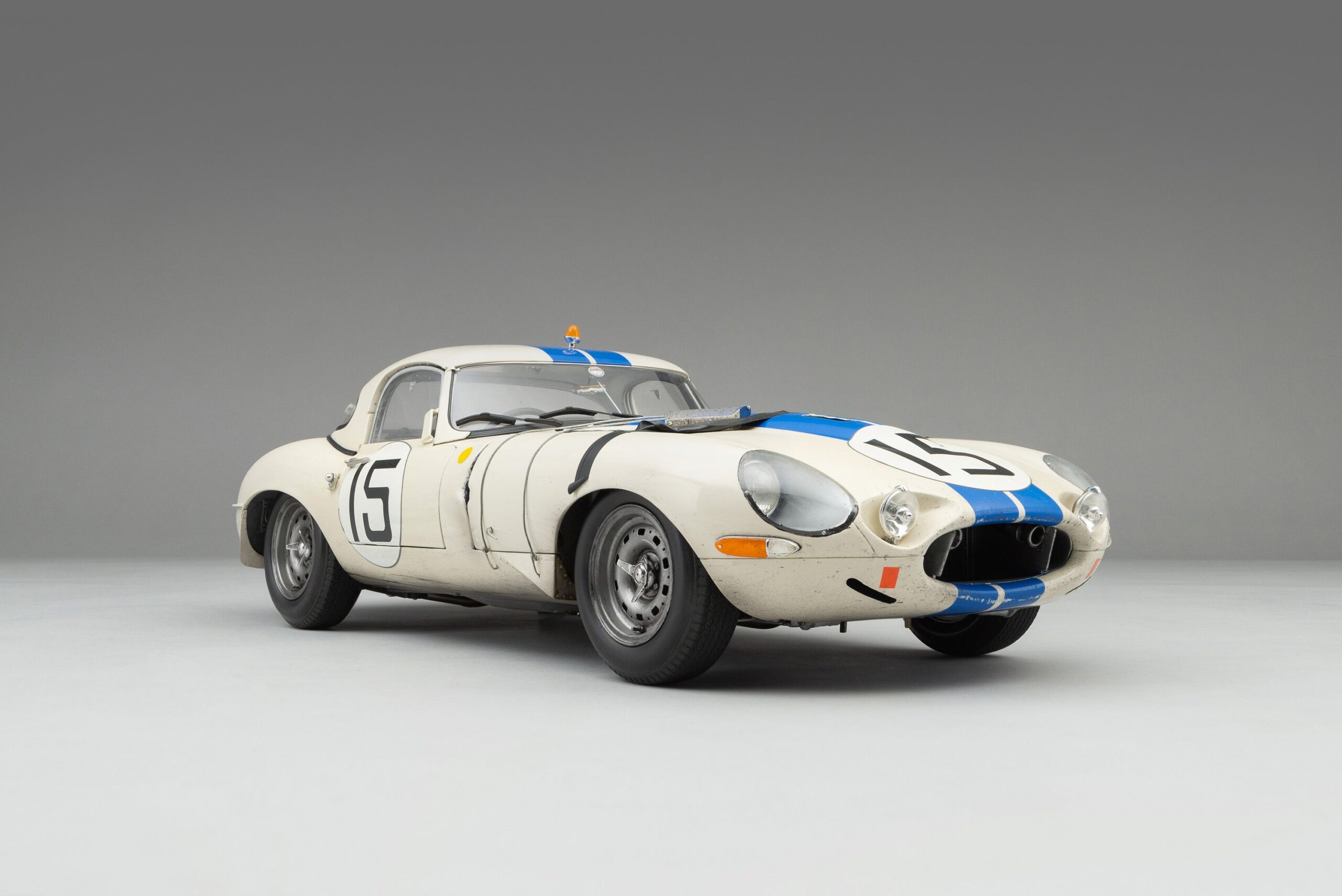 Amalgam Jaguar Lightweight E-type 1963 Le Mans Race Weathered | 1:8