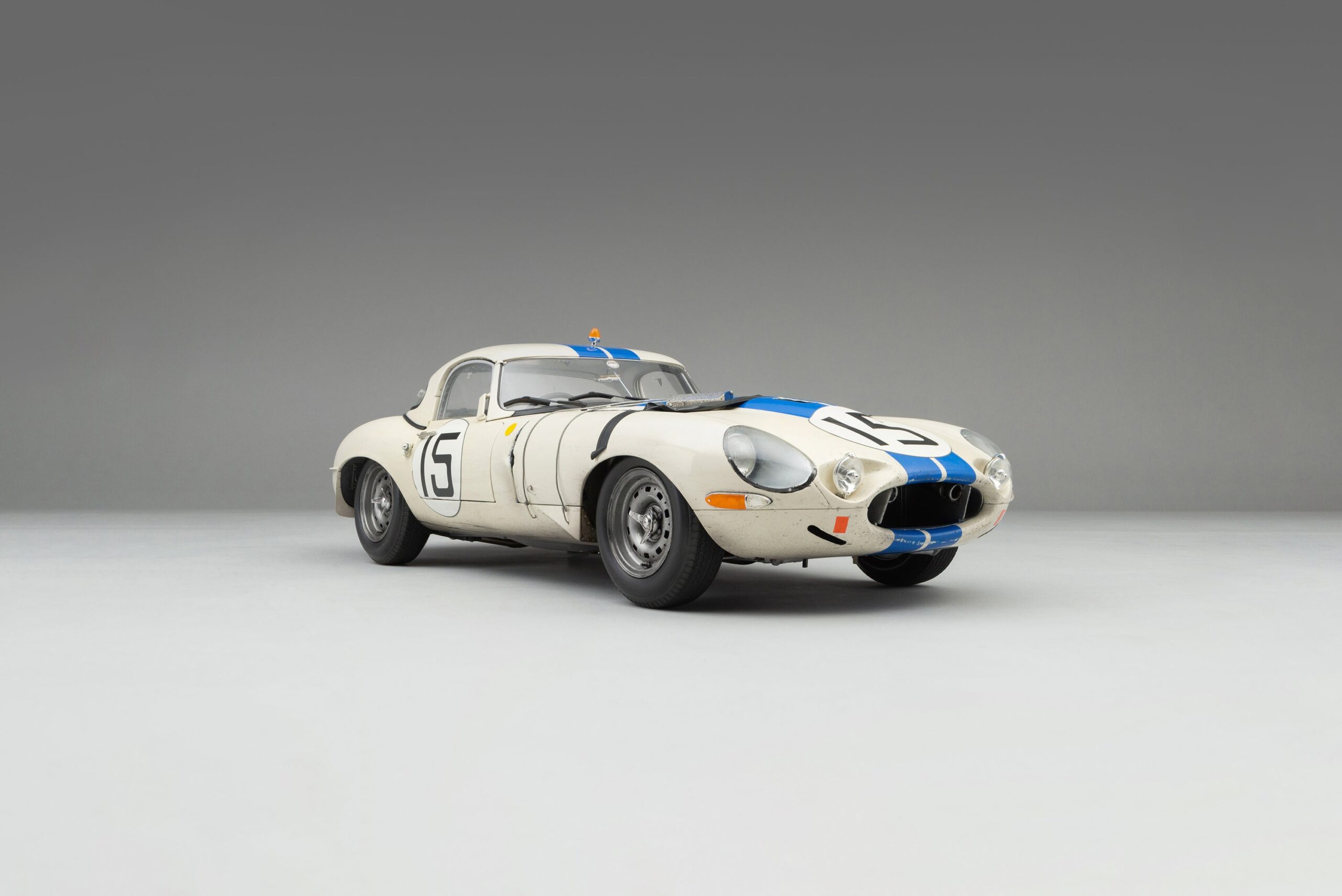 Amalgam Jaguar Lightweight E-type 1963 Le Mans Race Weathered | 1:8 – Bild 2