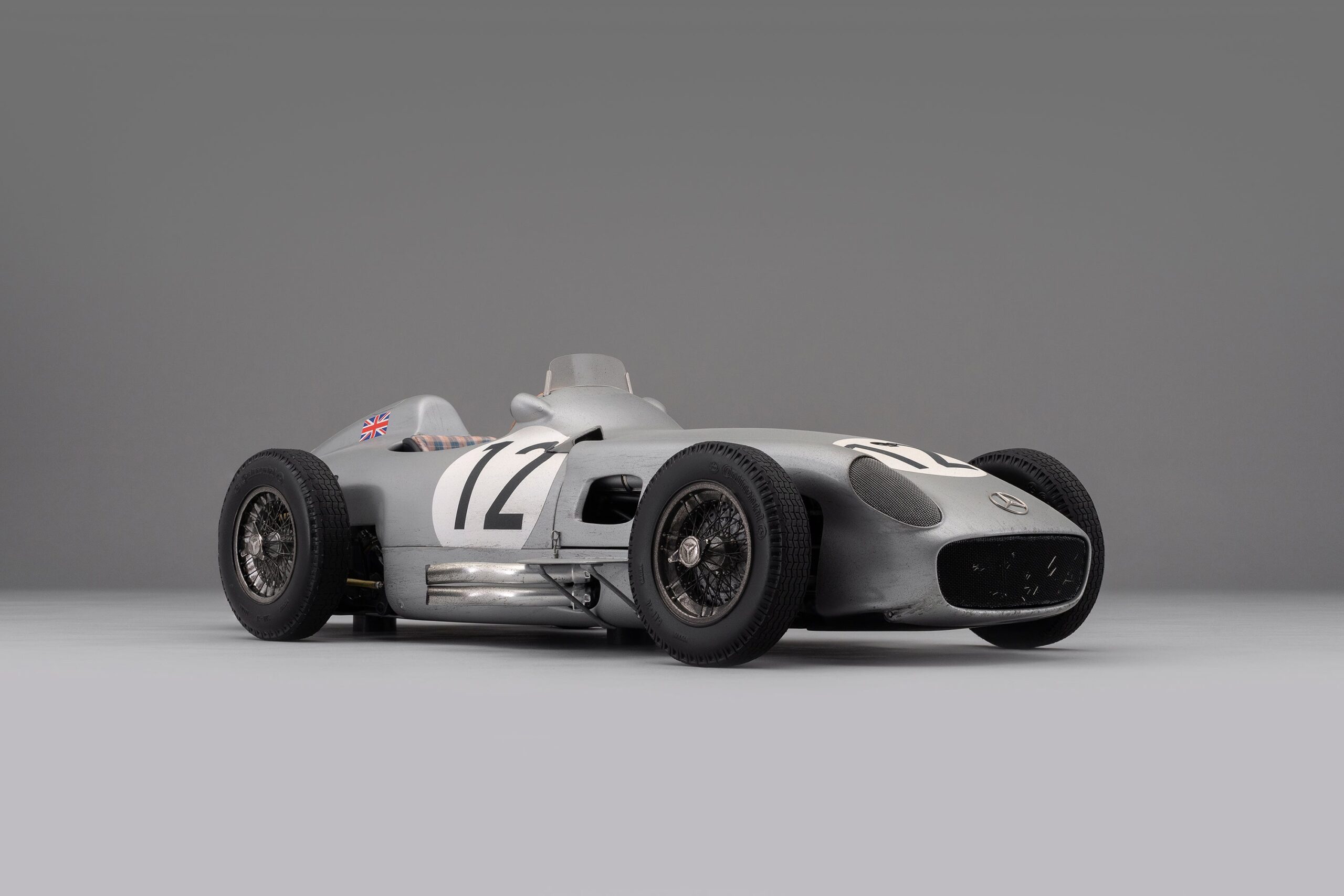 Amalgam Mercedes-Benz W196 Monoposto 1955 British Grand Prix Winner Moss Race Weathered - Silber | 1:8