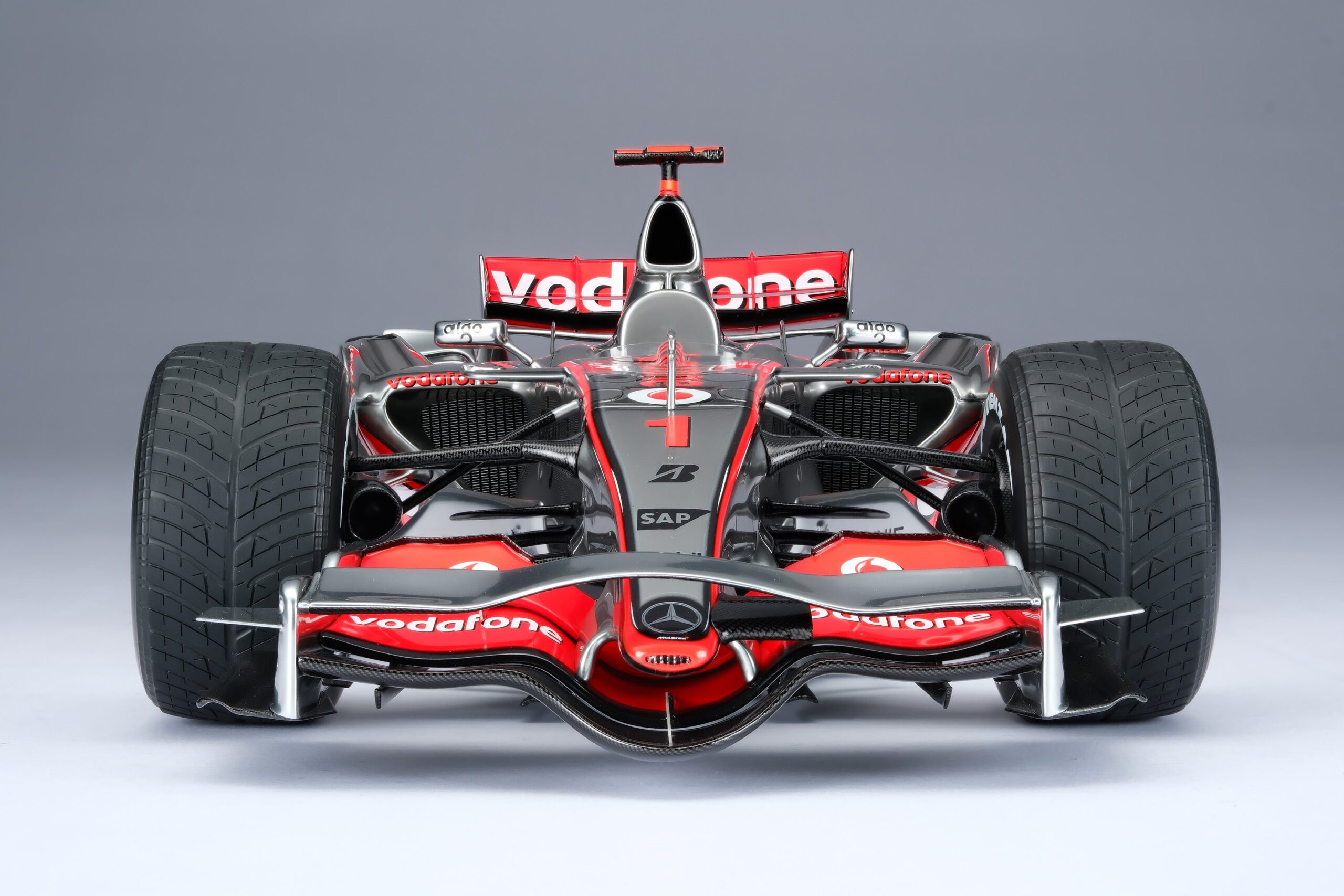 Amalgam McLaren MP4-22 2007 European Grand Prix Alonso - Weiß | 1:8 - Image 6
