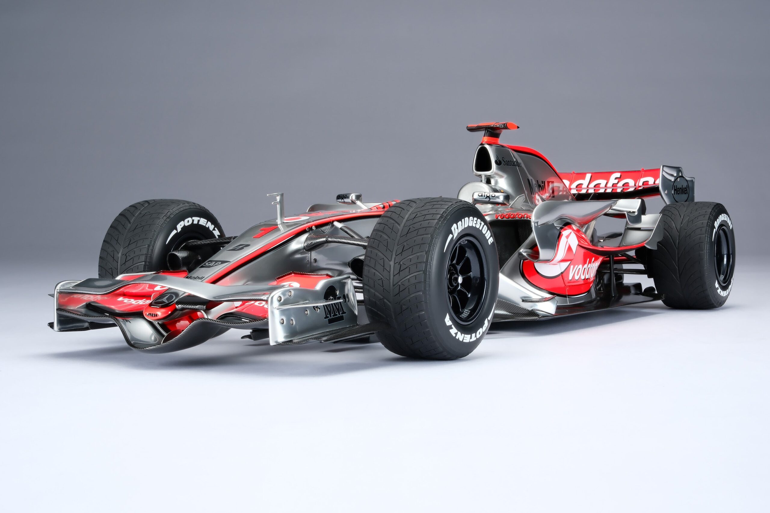 Amalgam McLaren MP4-22 2007 European Grand Prix Alonso - Weiß | 1:8 - Image 5