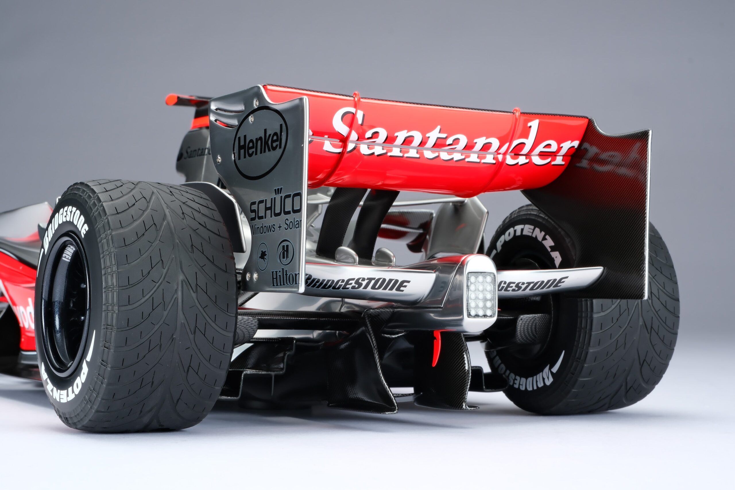 Amalgam McLaren MP4-22 2007 European Grand Prix Alonso - Weiß | 1:8 - Image 12