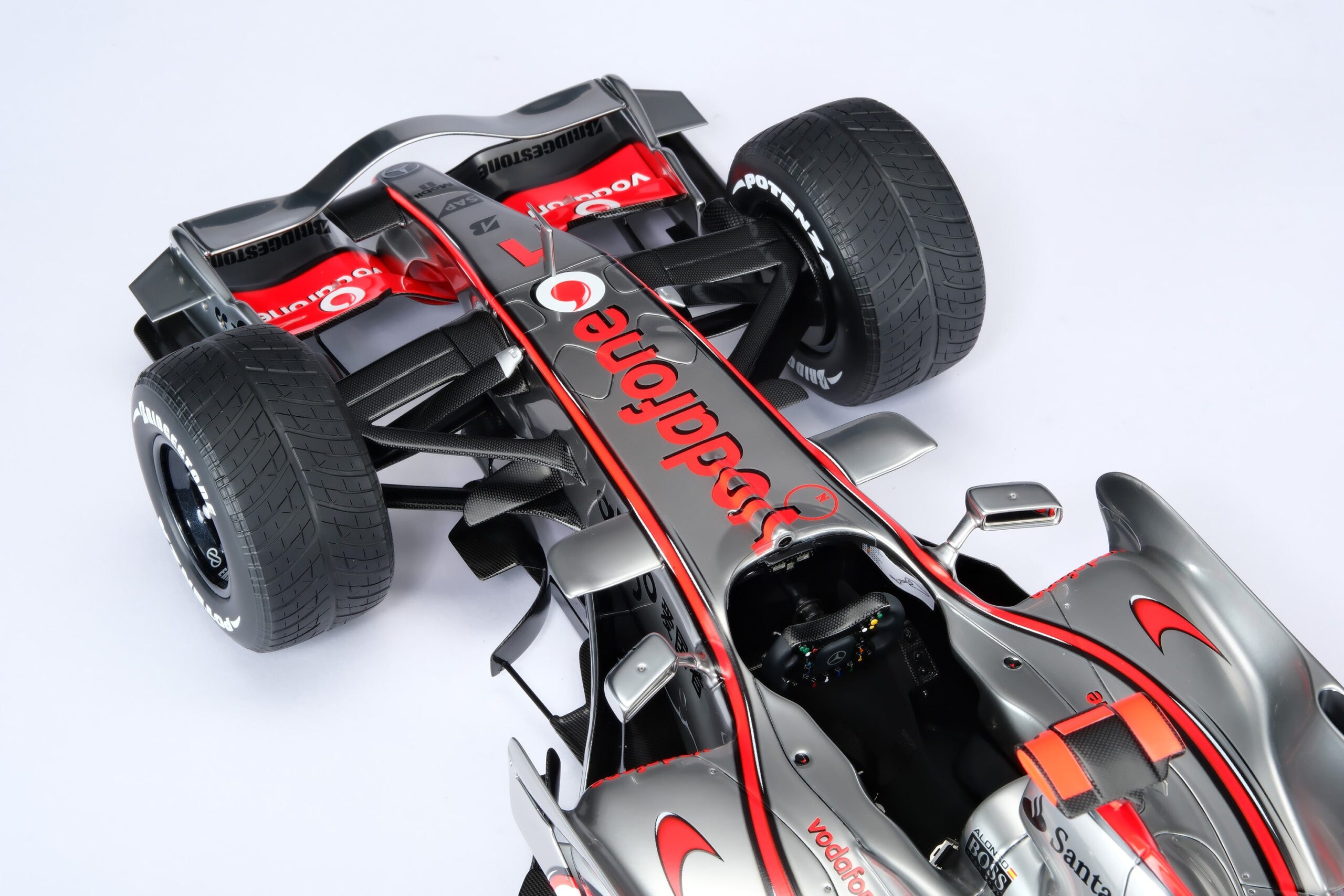Amalgam McLaren MP4-22 2007 European Grand Prix Alonso - Weiß | 1:8 - Image 10
