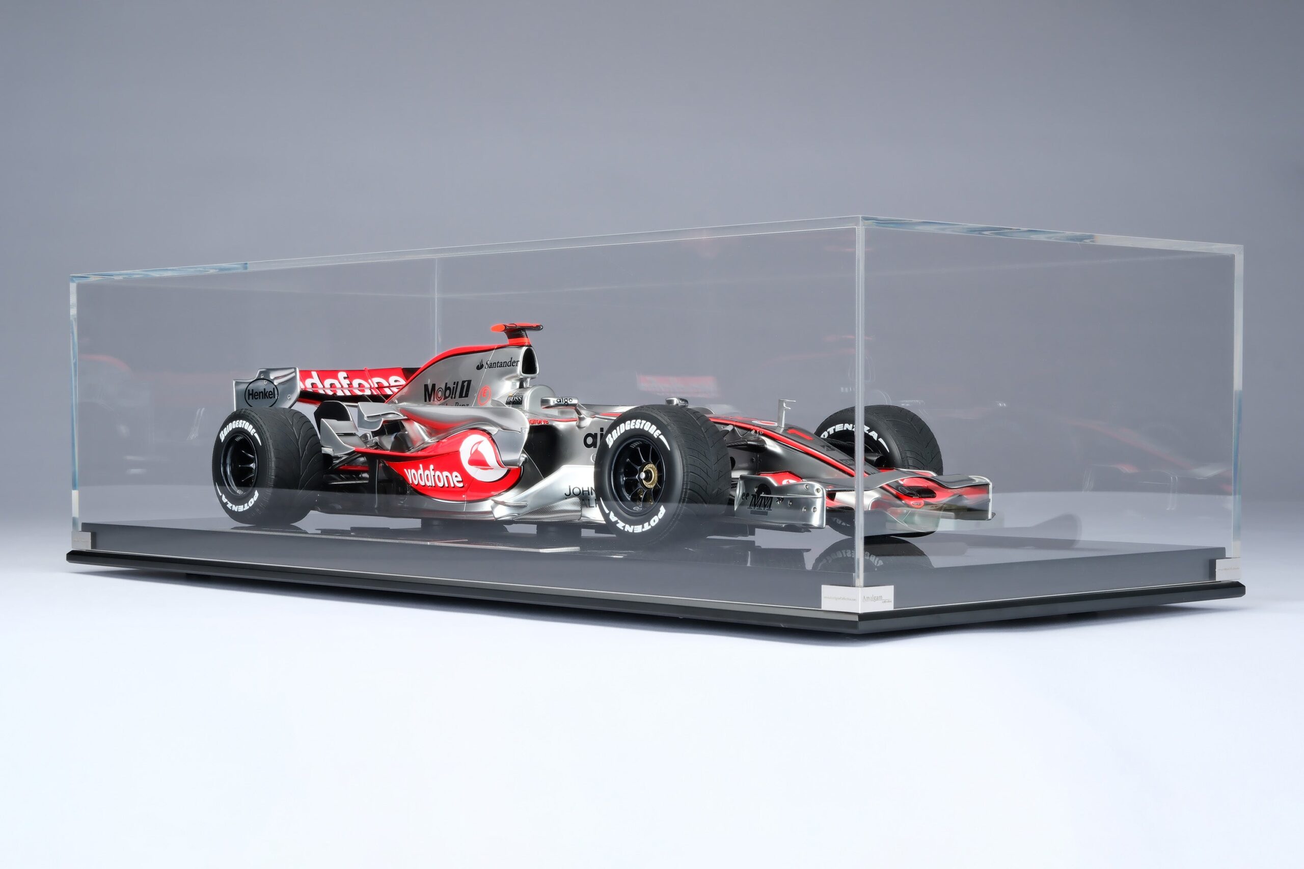 Amalgam McLaren MP4-22 2007 European Grand Prix Alonso - Weiß | 1:8 - Image 16