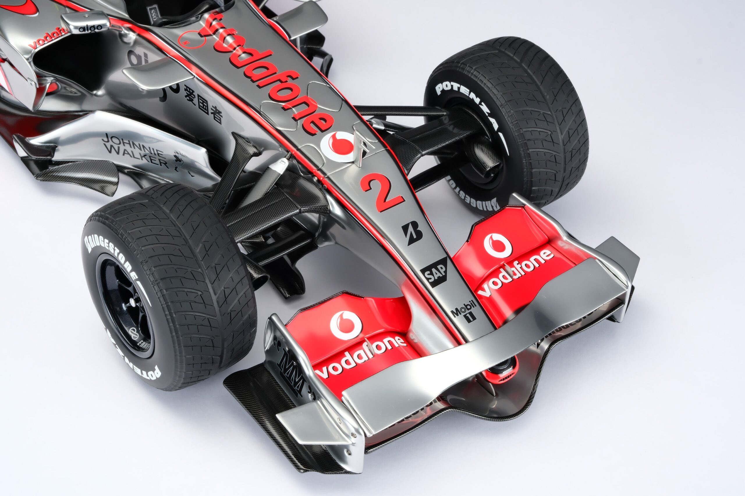 Amalgam McLaren MP4-22 2007 European Grand Prix - Lewis Hamilton - Rot | 1:8 - Image 7