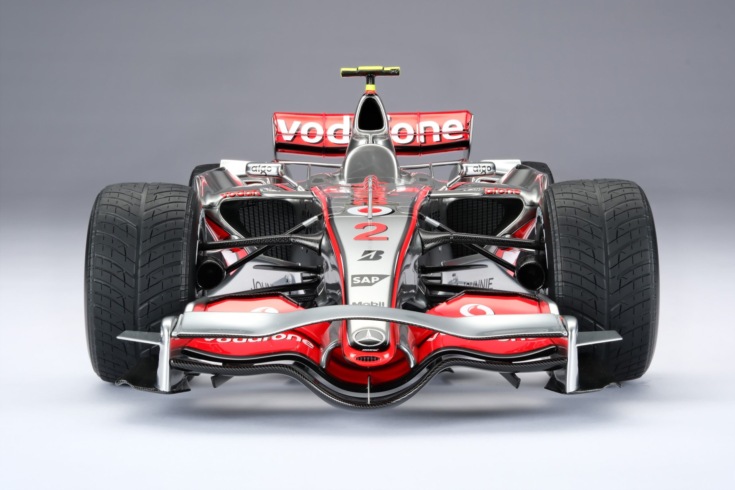 Amalgam McLaren MP4-22 2007 European Grand Prix - Lewis Hamilton - Rot | 1:8 - Image 6