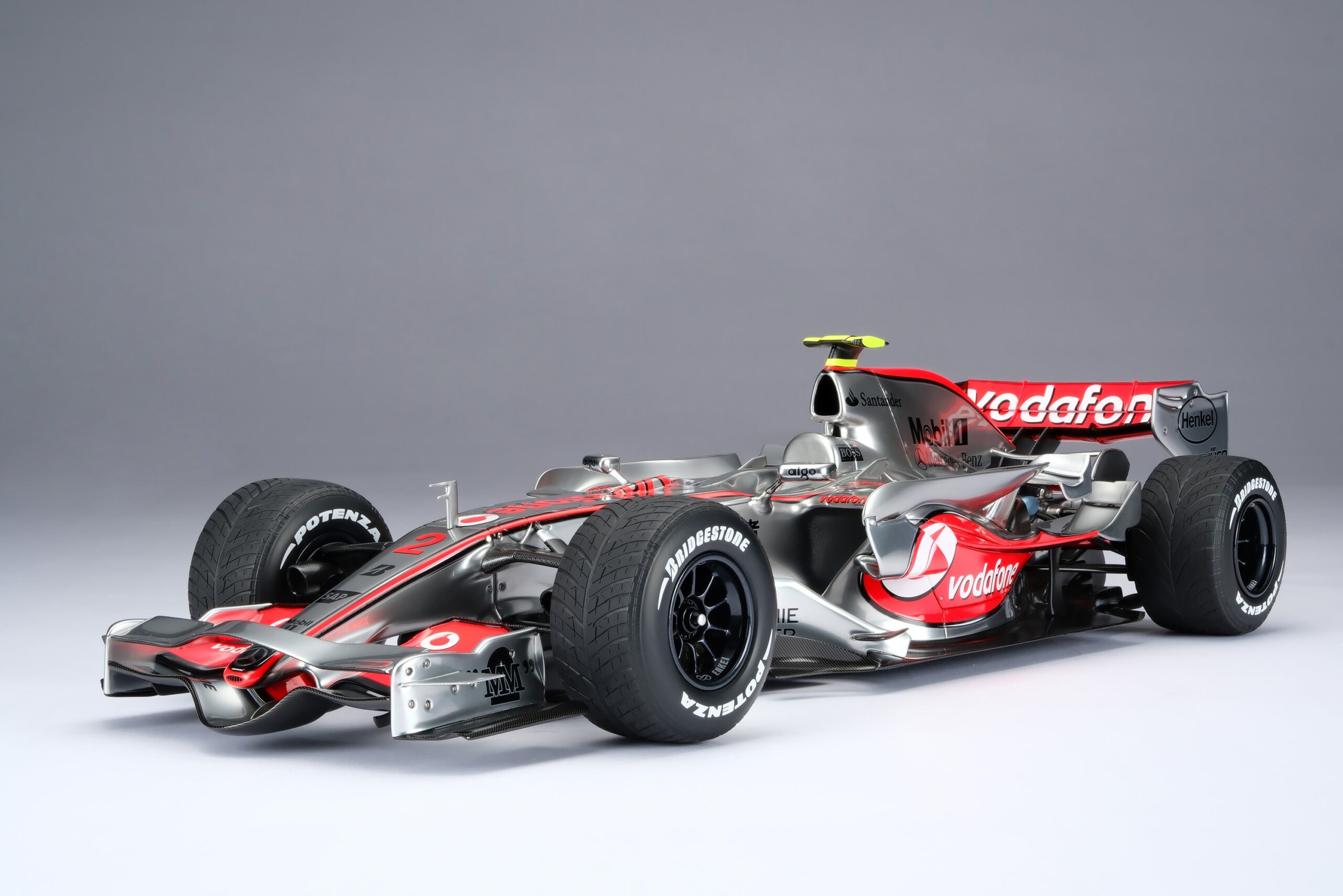 Amalgam McLaren MP4-22 2007 European Grand Prix - Lewis Hamilton - Rot | 1:8 - Image 5