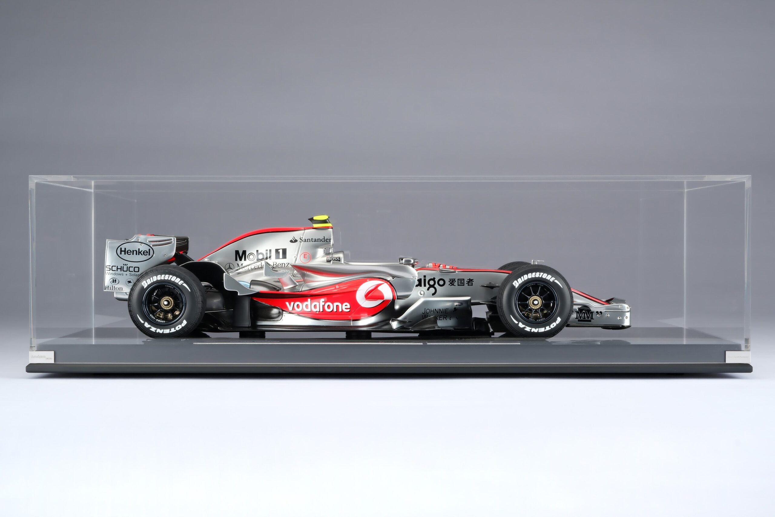 Amalgam McLaren MP4-22 2007 European Grand Prix - Lewis Hamilton - Rot | 1:8 - Image 15