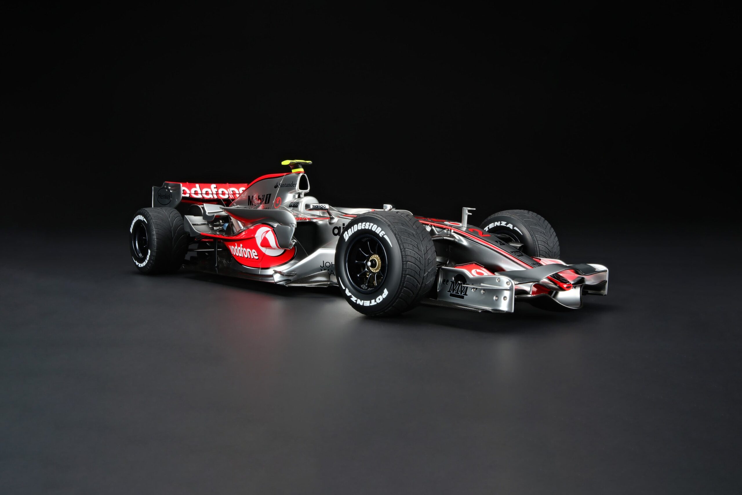 Amalgam McLaren MP4-22 2007 European Grand Prix - Lewis Hamilton - Rot | 1:8 - Image 2