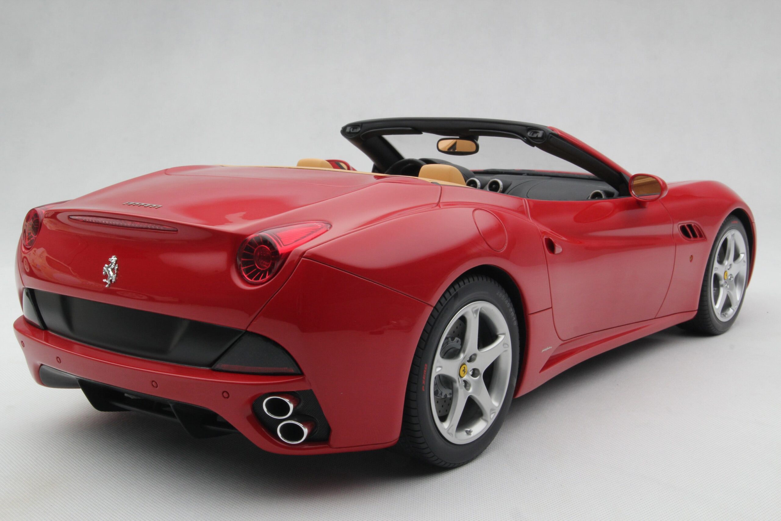 Amalgam Ferrari California (2008) - Rot, Blau | 1:8 - 画像25