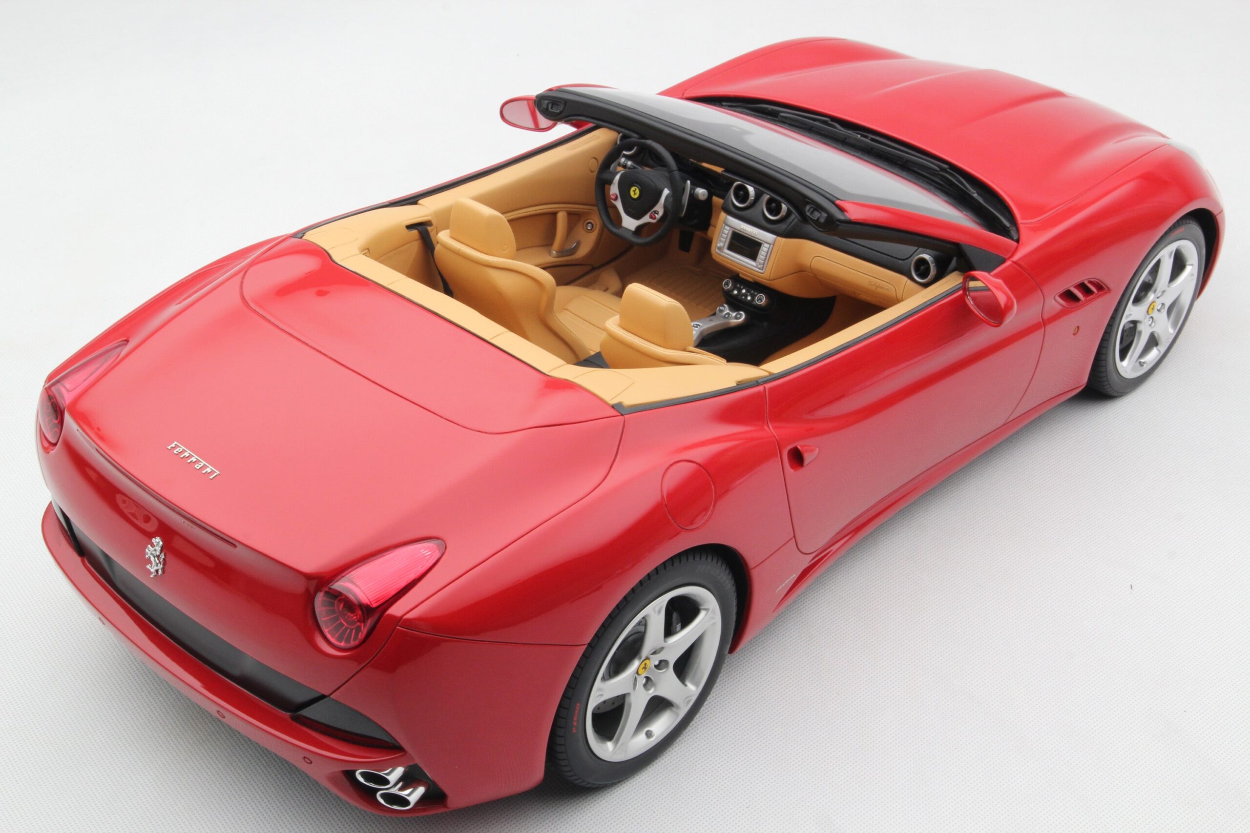 Amalgam Ferrari California (2008) - Rot, Blau | 1:8 - 画像27
