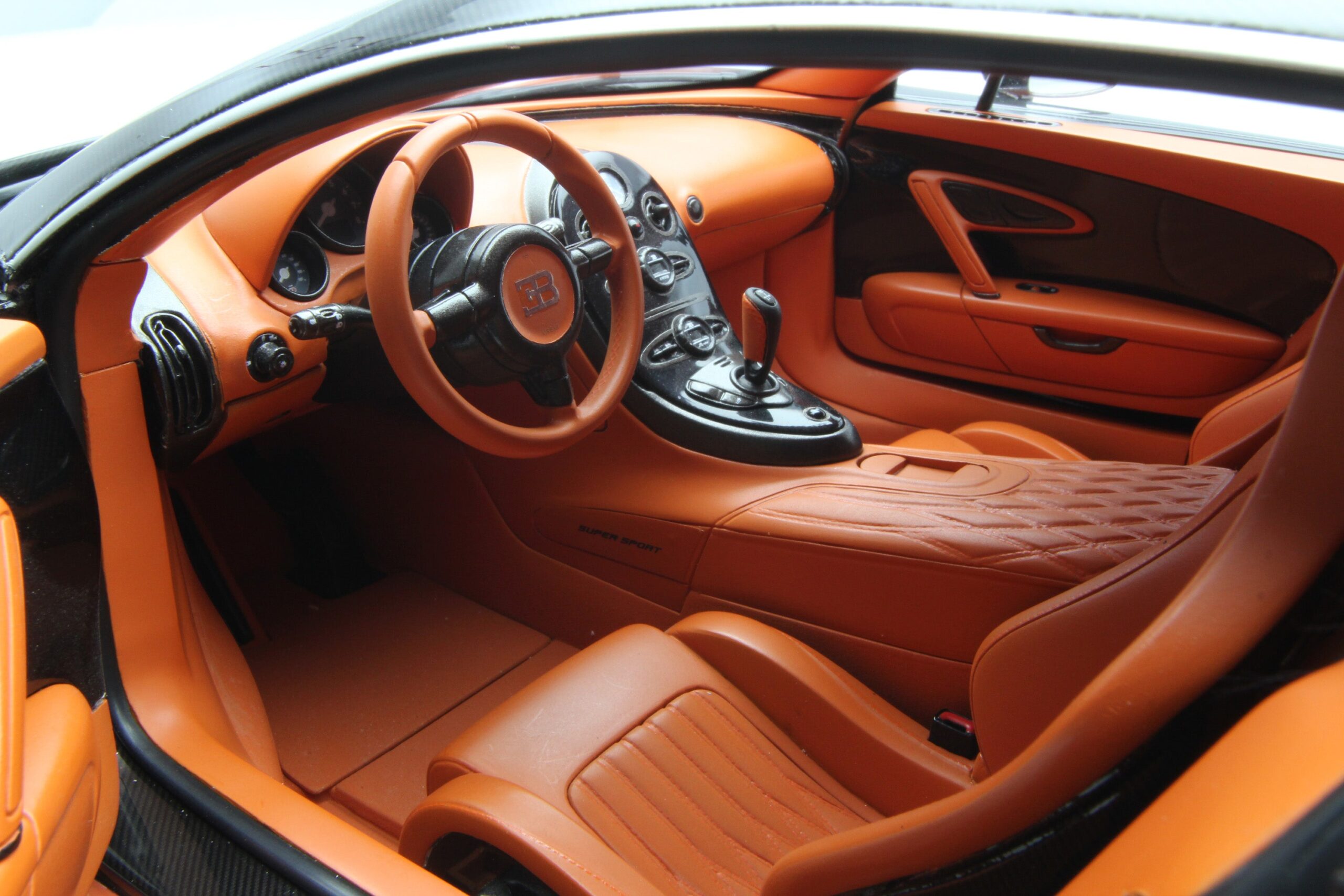 Amalgam Bugatti Veyron Tailor Made | 1:8 - Image 30